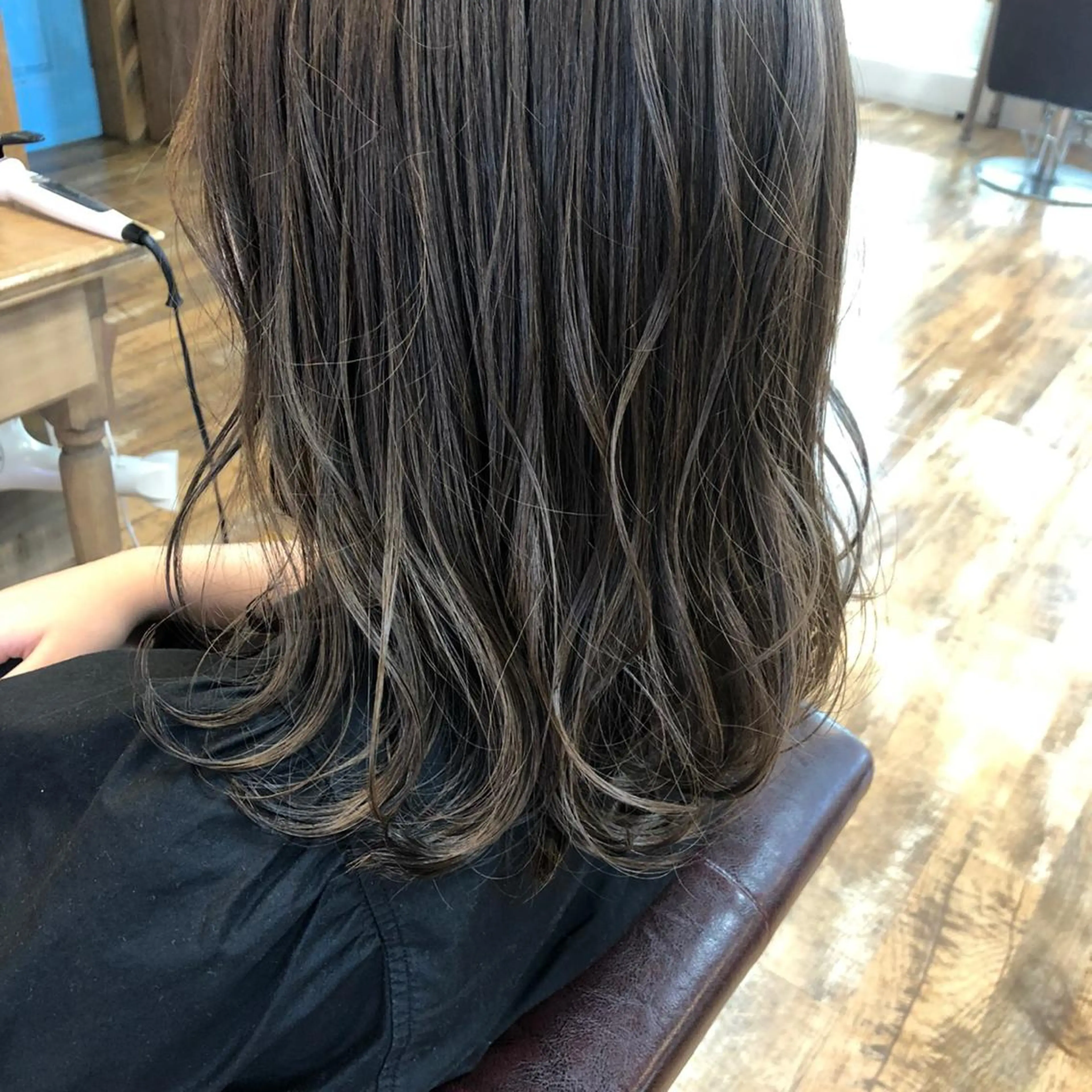 セミロング パーマ ヘアアレンジ re naのヘアスタイル