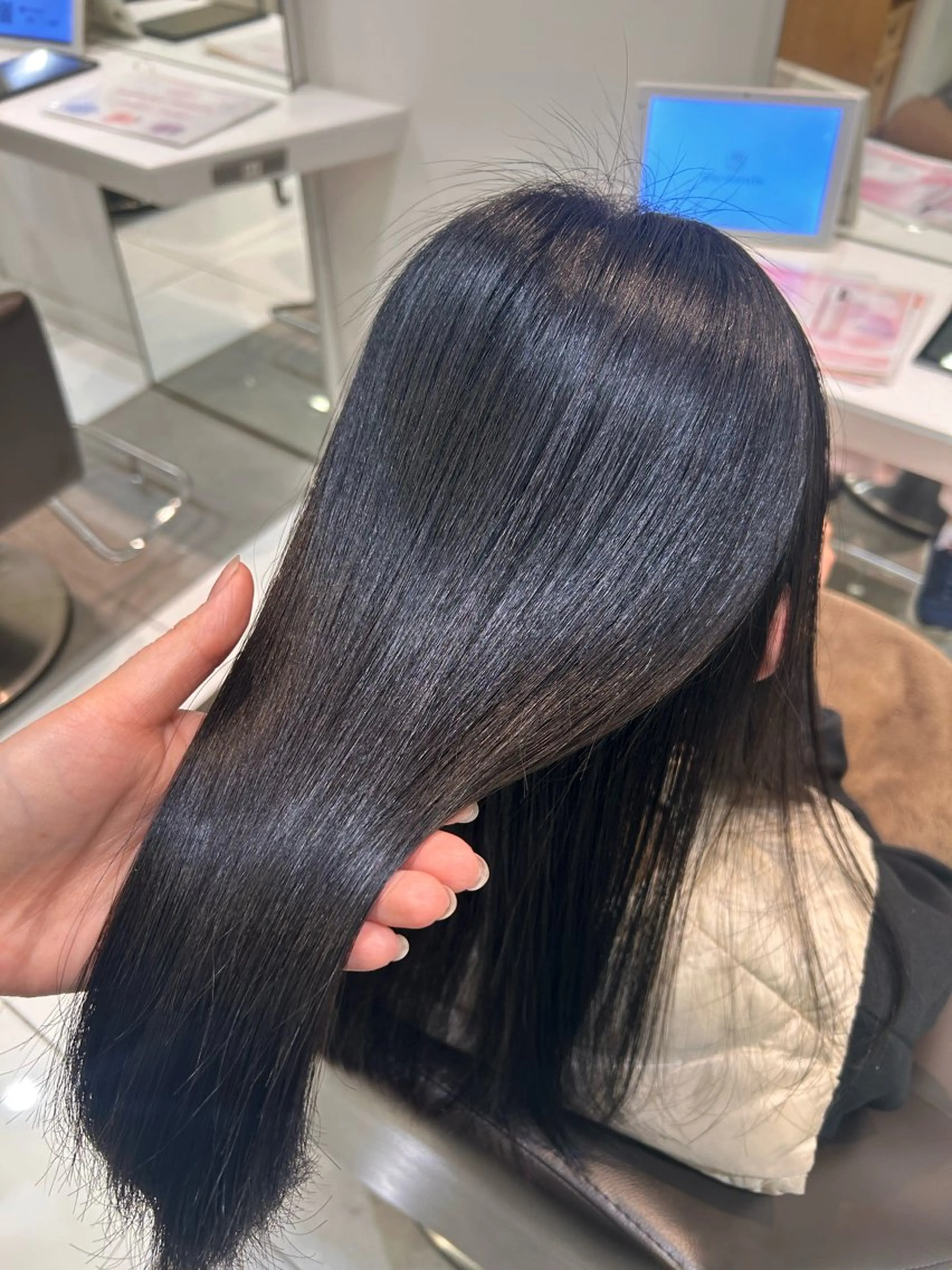 ロング カット 縮毛矯正 髪質改善モデル募集中 💛Madoka🧡のヘアスタイル