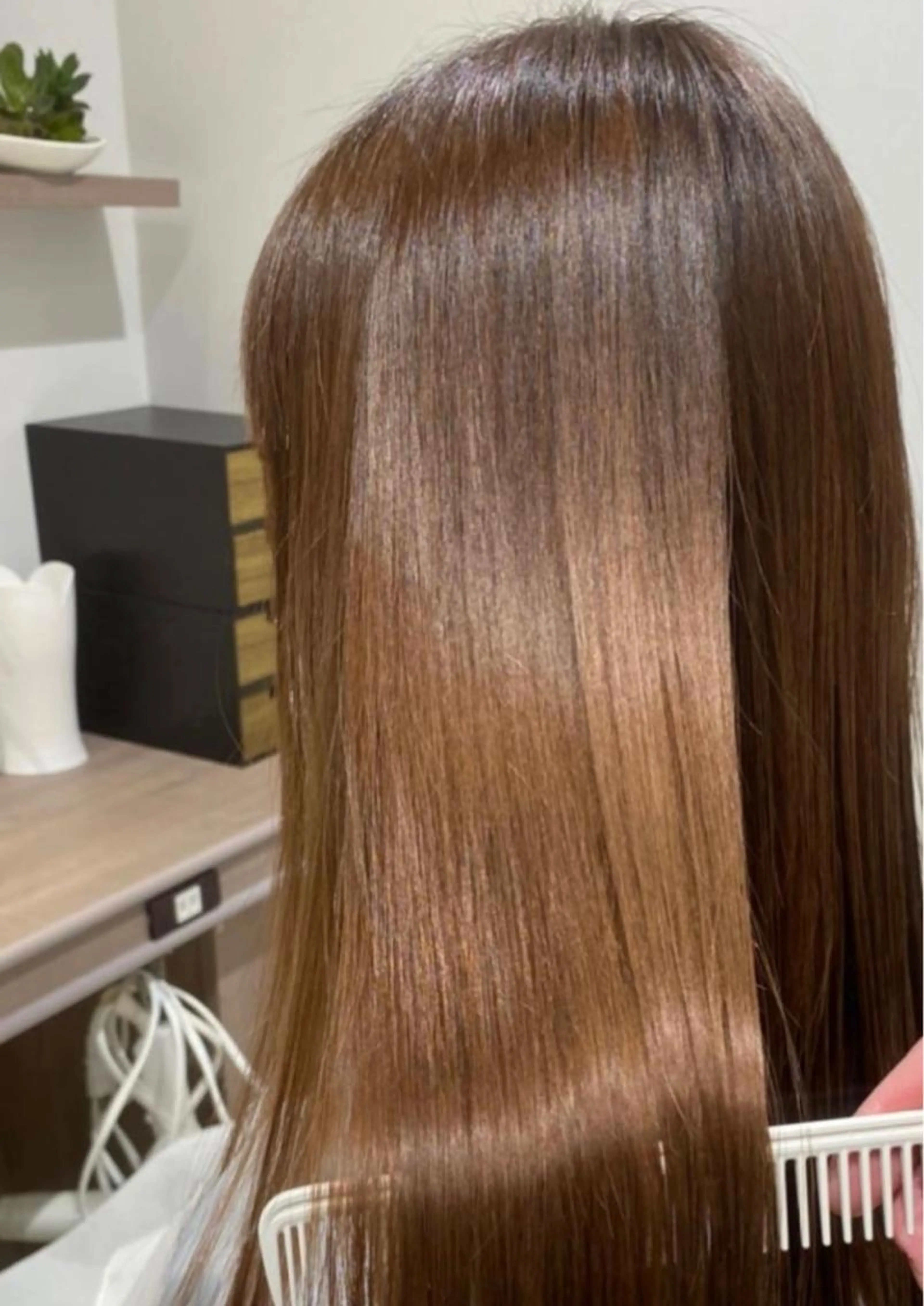 【カット+縮毛矯正+トリートメント】根元の伸びた部分の髪をキレイにします🌟の写真