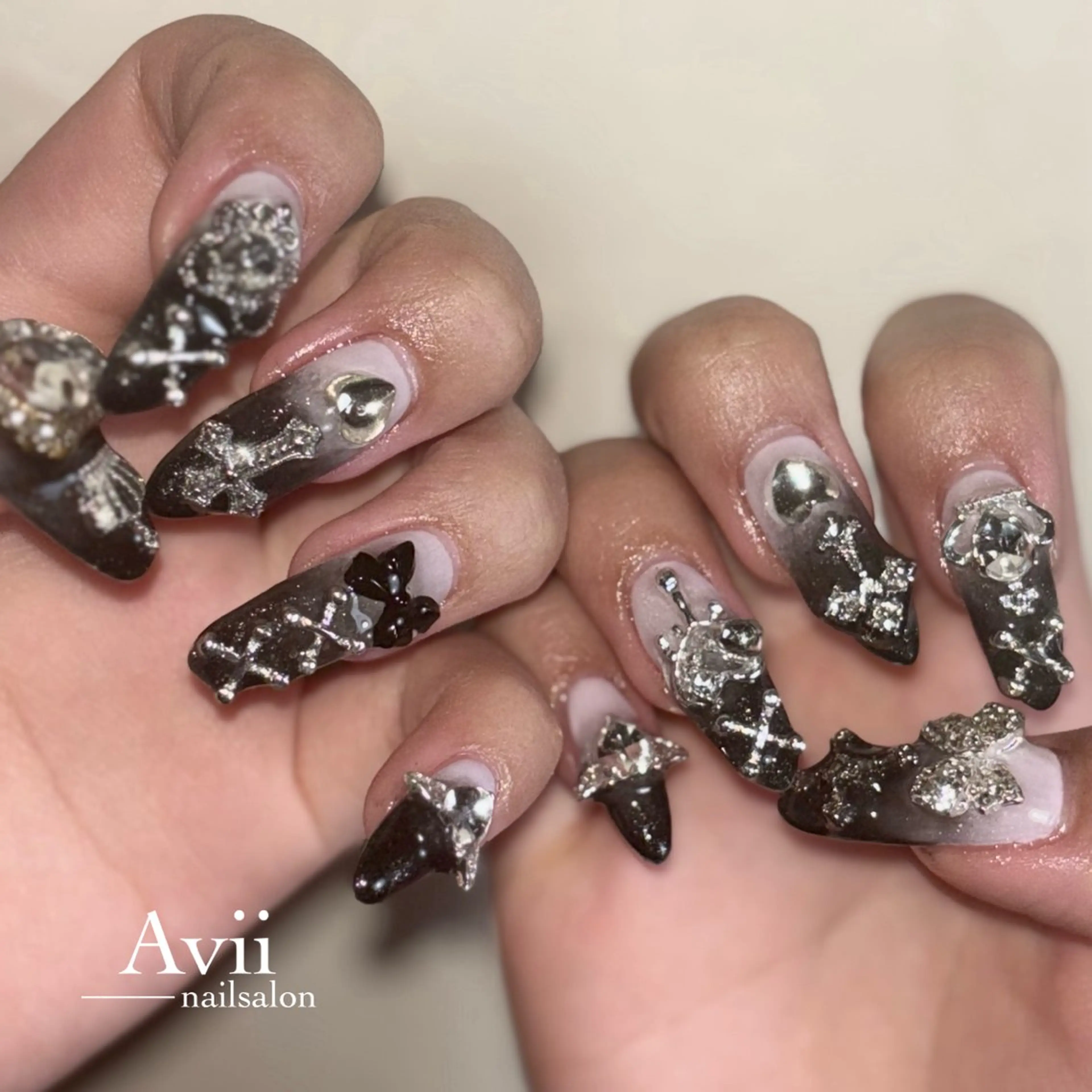 ネイル ハンドネイル うるつやネイル🫧 Amiのネイルデザイン