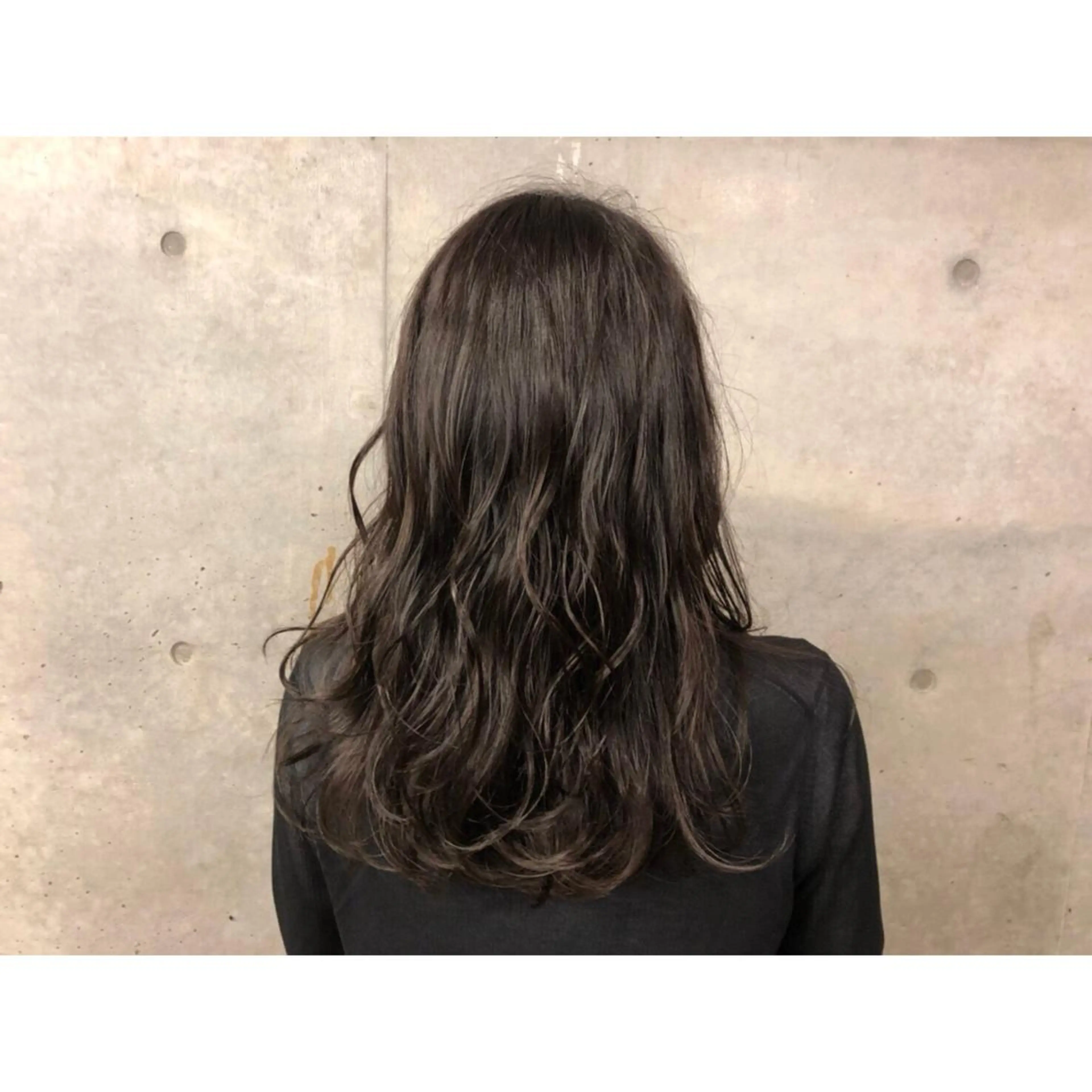 セミロング カラー パーマ セミロングパーマ ツヤ髪 ／髪質改善 松岡将太郎のヘアスタイル