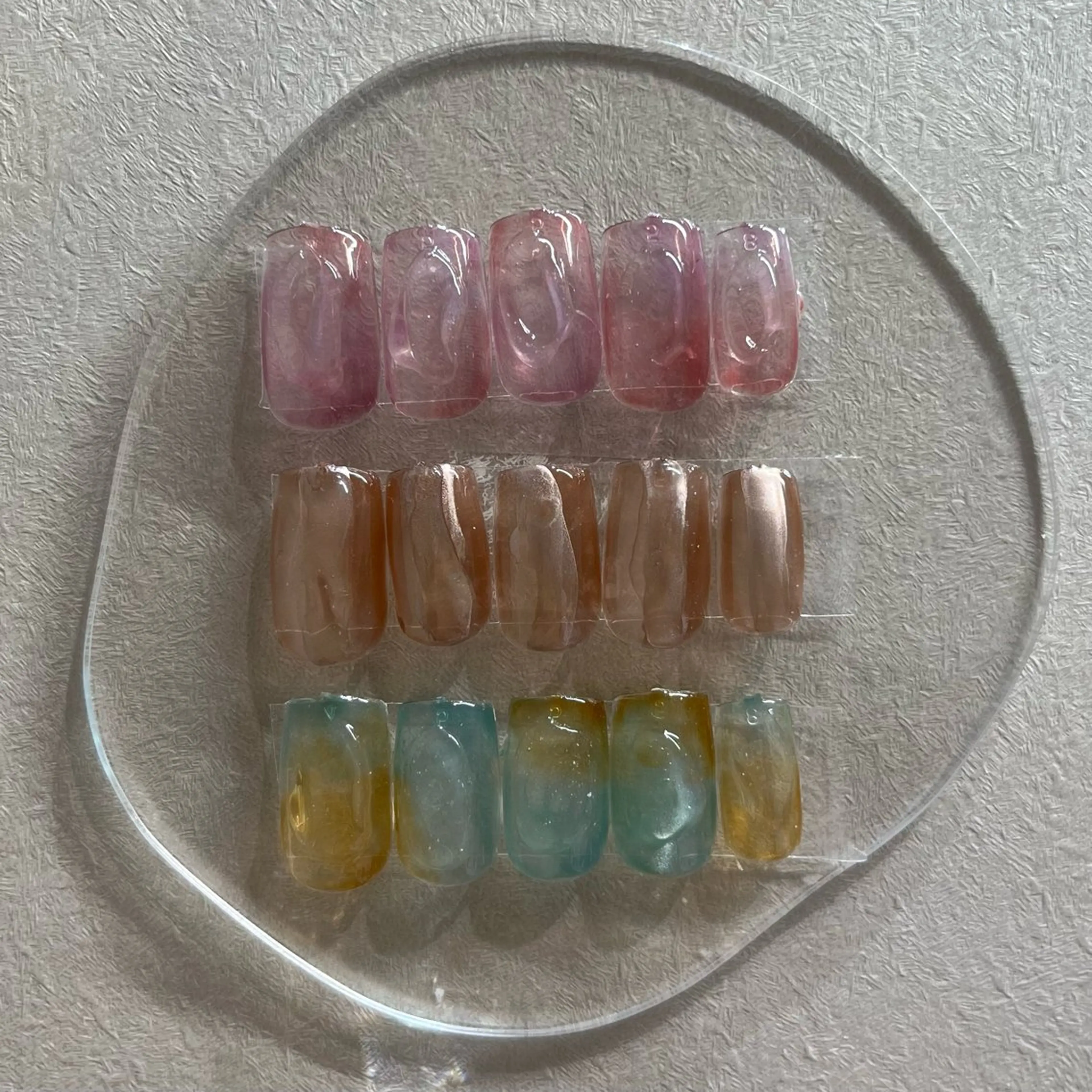 ネイル 氷ネイル・うるうるネイル ハンドネイル nail&care salon soa所属・soa/美容液ケアで 自爪を育てるネイルのネイルデザイン