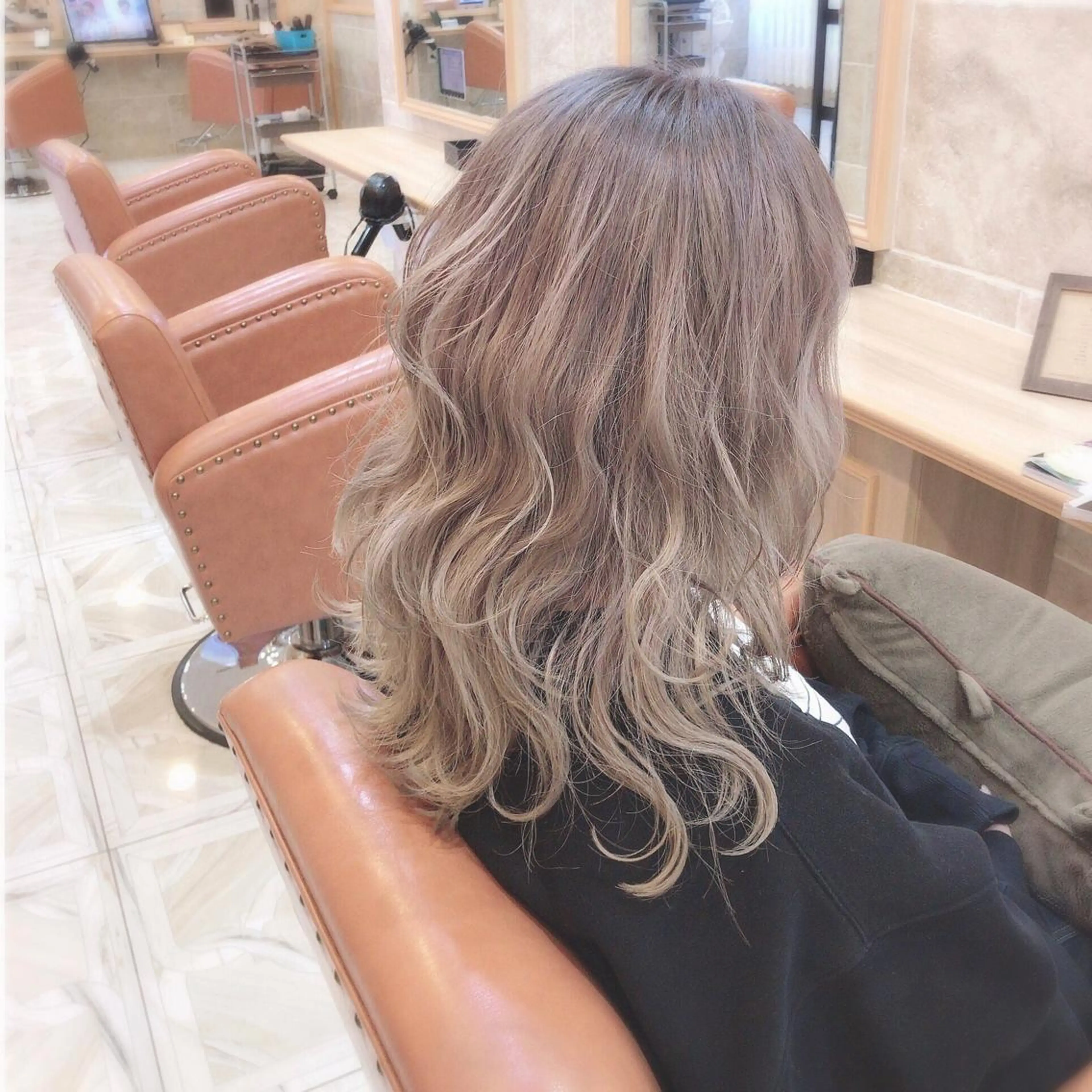 セミロング カラー カット ヘアカラー トリートメント 《Zina札幌大通》 Hinano🐻のヘアスタイル