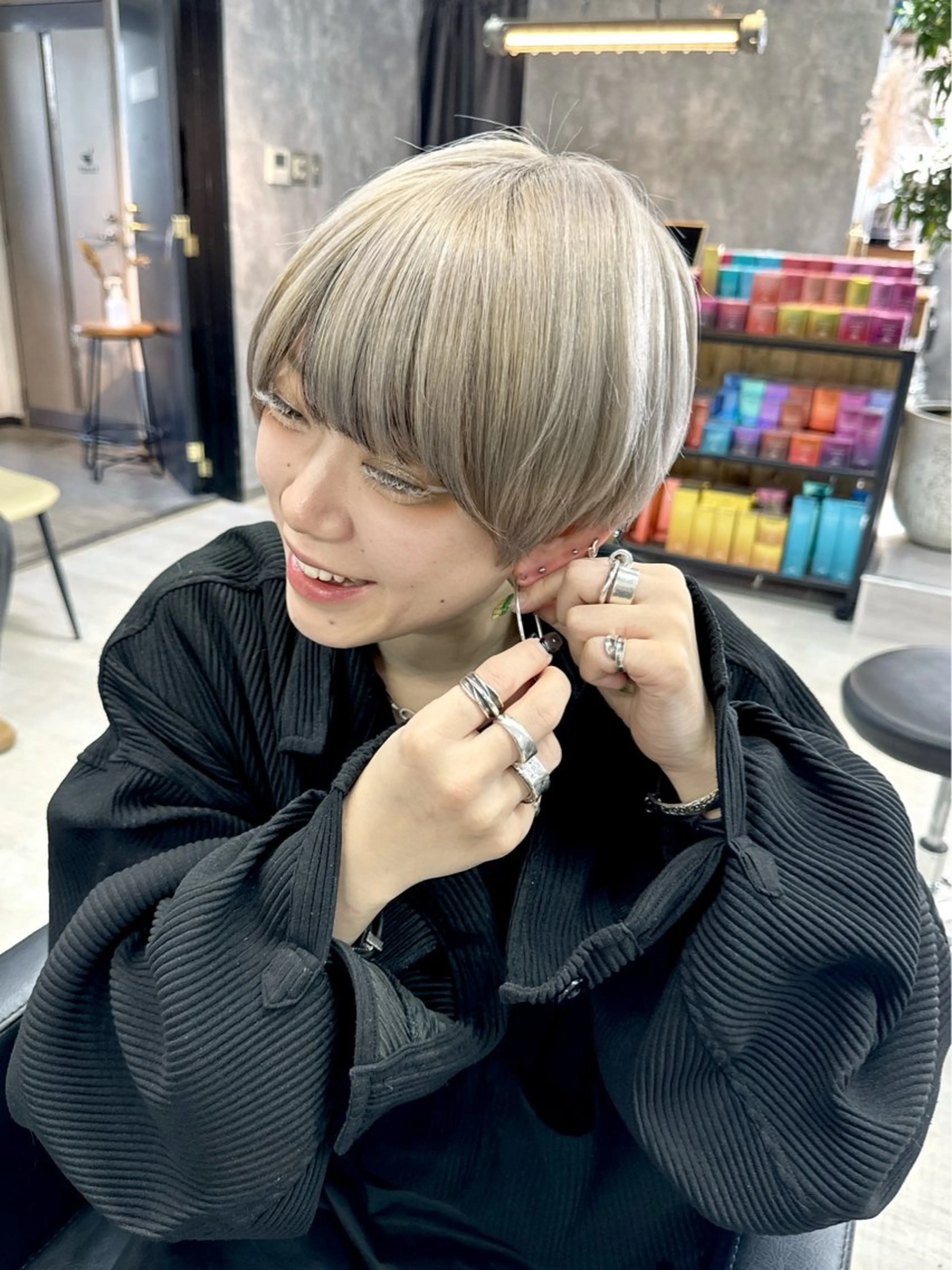 ショート ボブ 髪質改善 韓国風ヘア レイヤーカット ショートヘア 【.ico】心斎橋 飛田ゆうきのヘアスタイル