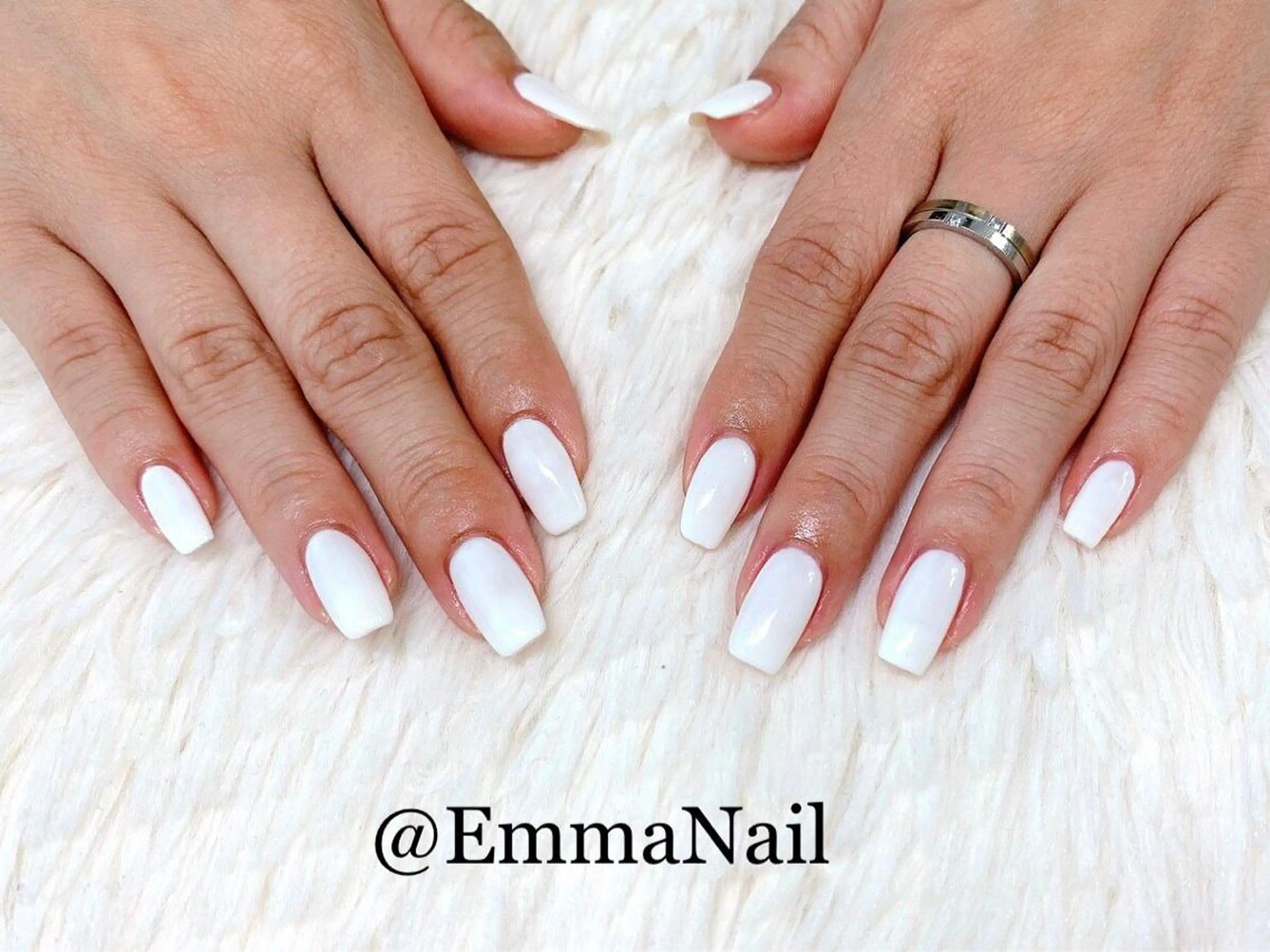 ネイル ワンカラーネイル 夏ネイル ハンドネイル salon EM&A emiのネイルデザイン