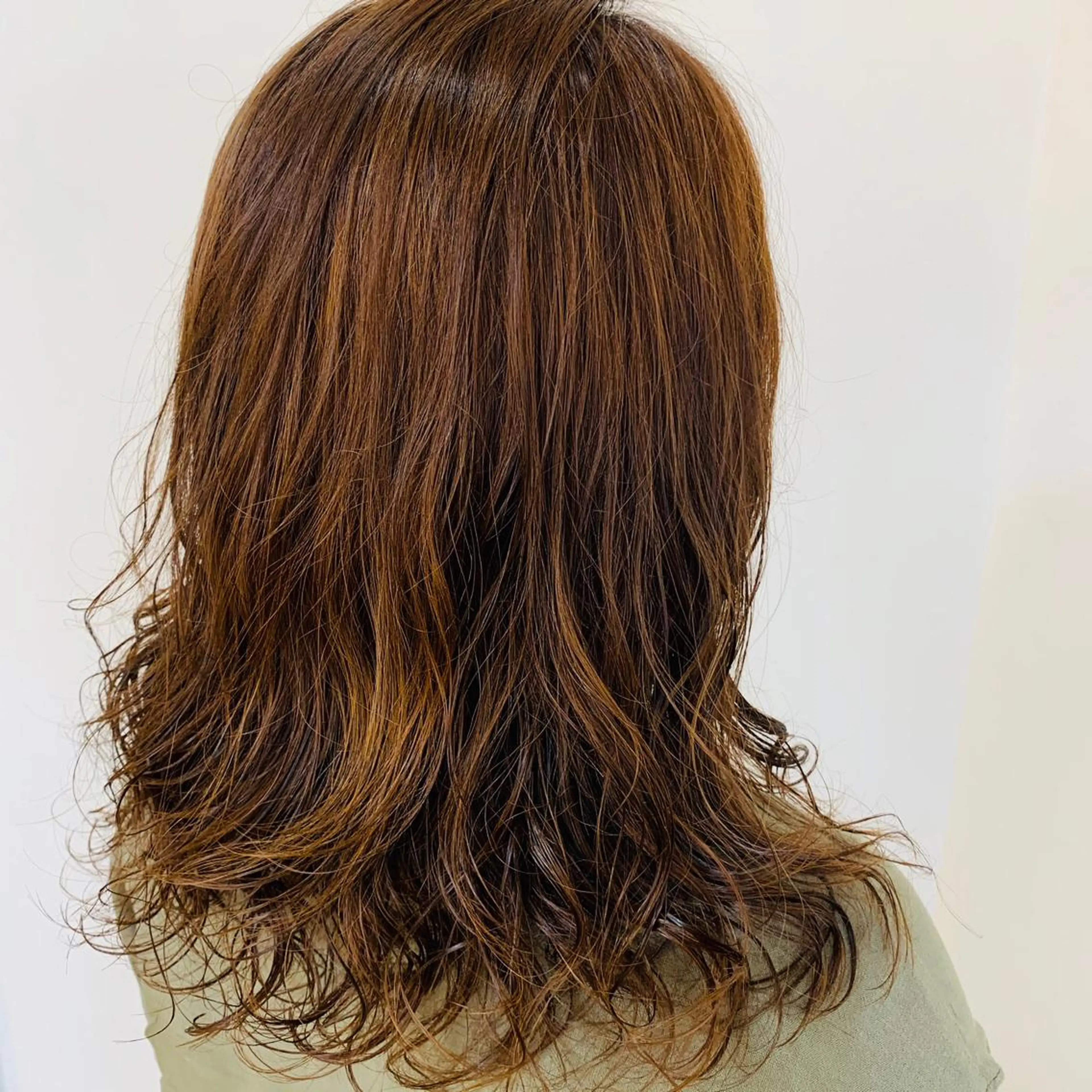 セミロング パーマ 🫧ウルフカット/ 畑中結衣🫧のヘアスタイル