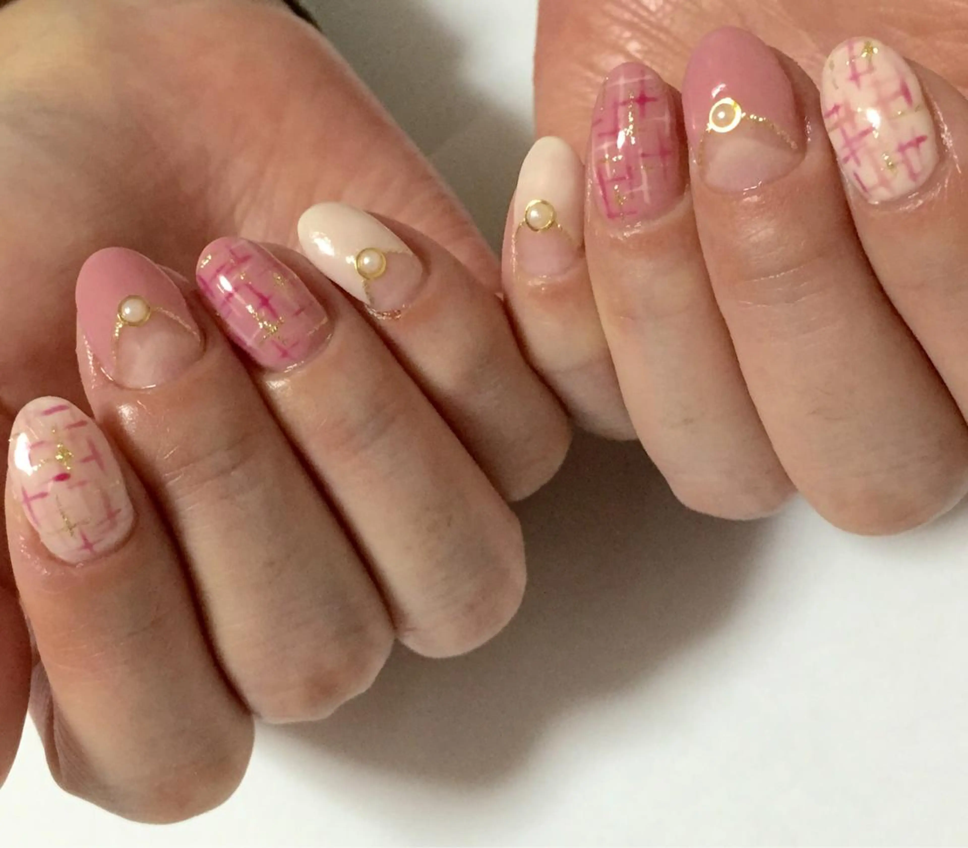 ネイル アートネイル ラメ(グリッター) 40代からの爪を守る ×ケア重視サロン♡のネイルデザイン