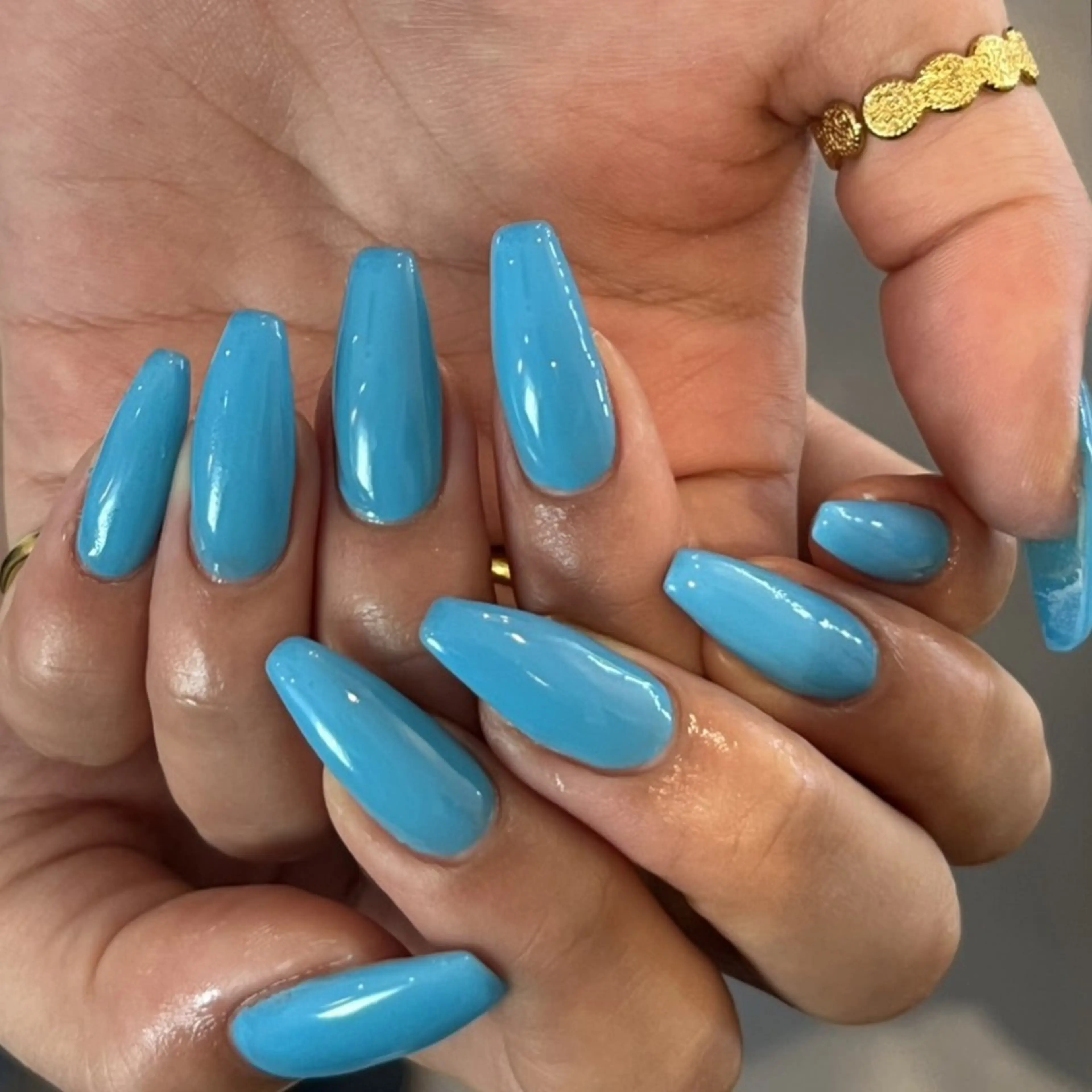 ネイル ブルー ワンカラーネイル ハンドネイル LABEL TAKARAのネイルデザイン