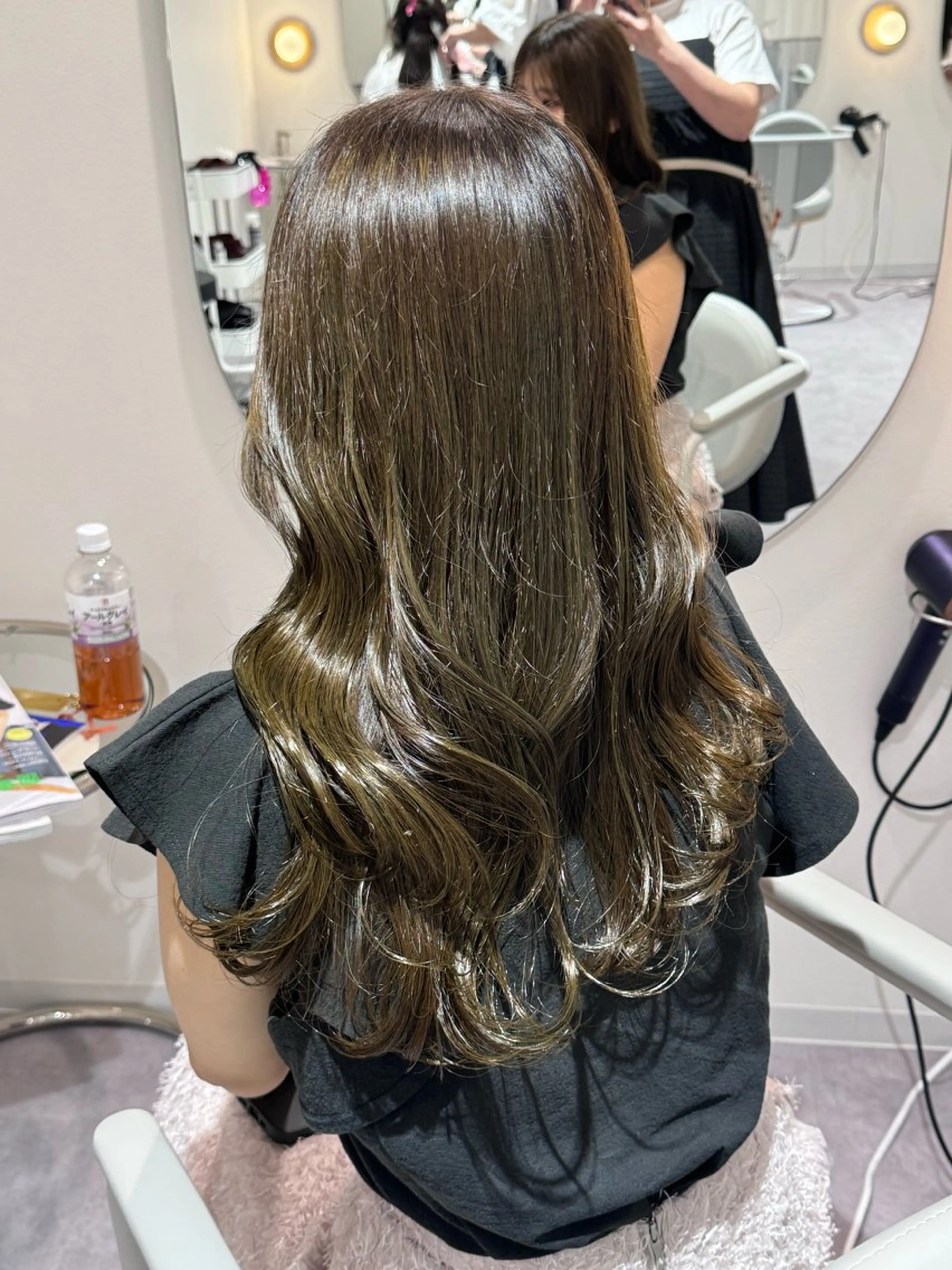 カラー 髙井 麻帆のヘアスタイル