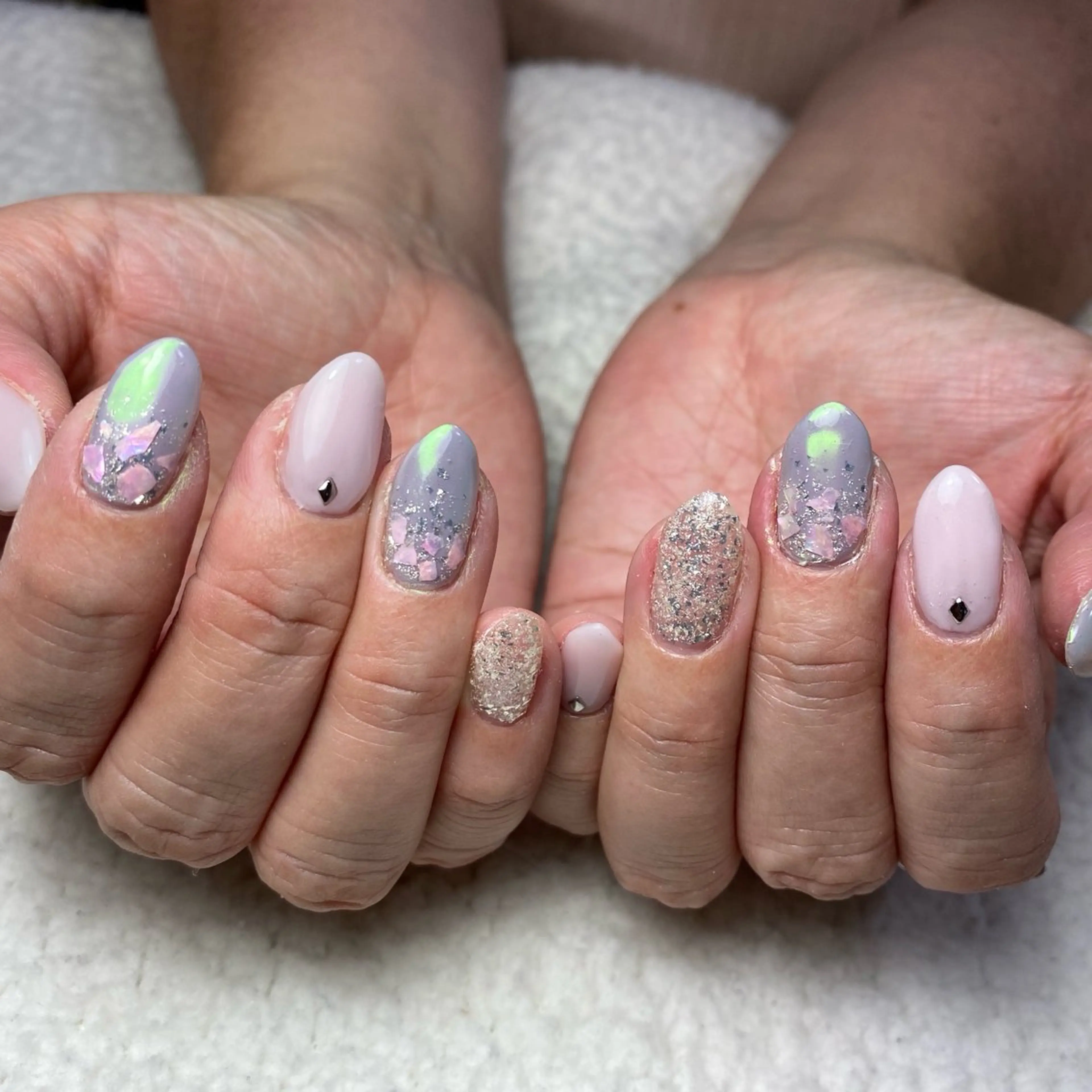 ネイル オーロラネイル ハンドネイル COCO+所属・COCO +のエステ・リラクイメージ