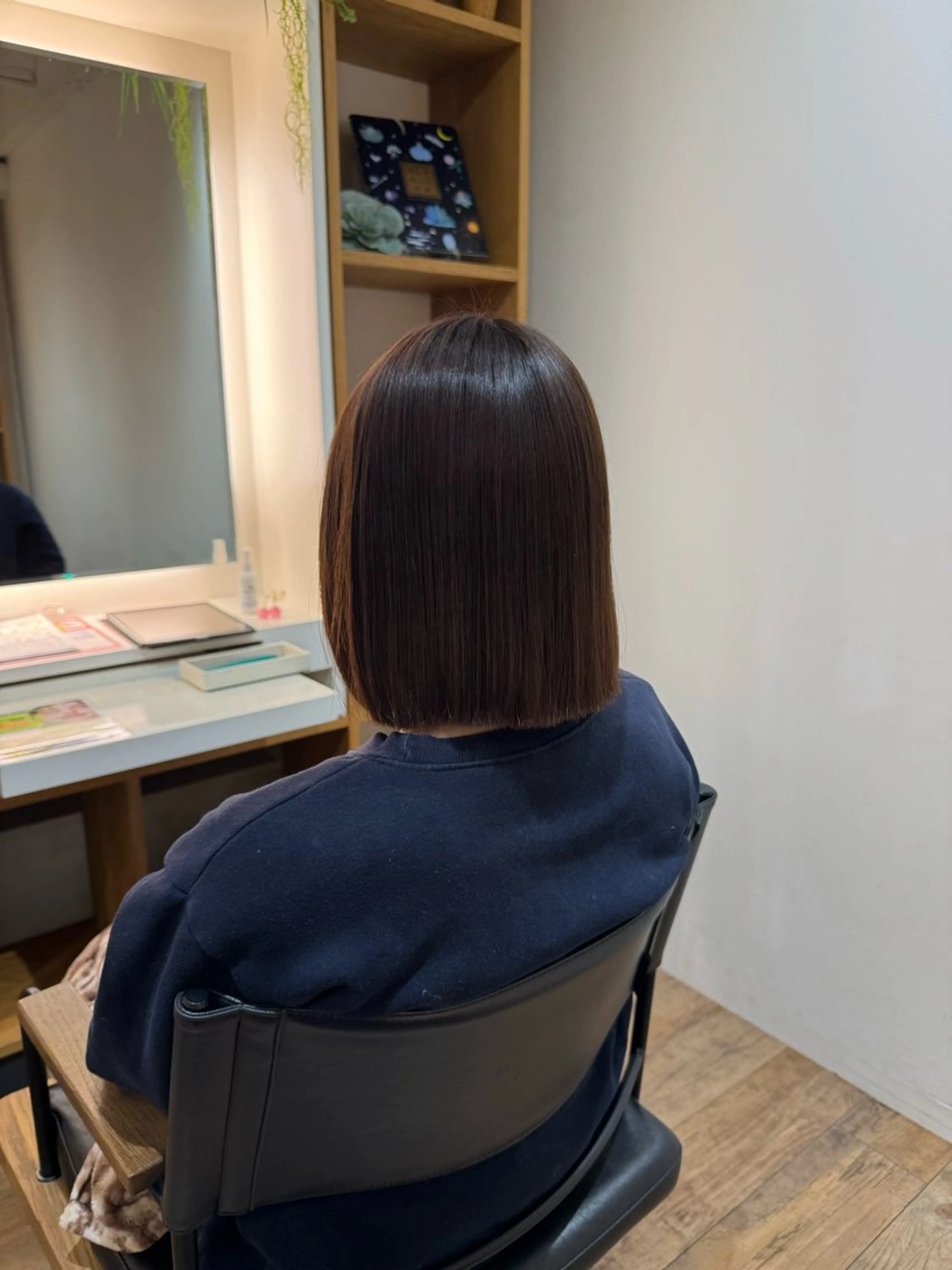 セミロング カット 縮毛矯正 トリートメント afloatkobe所属・美髪/髪質改善 川口凌弥のヘアスタイル