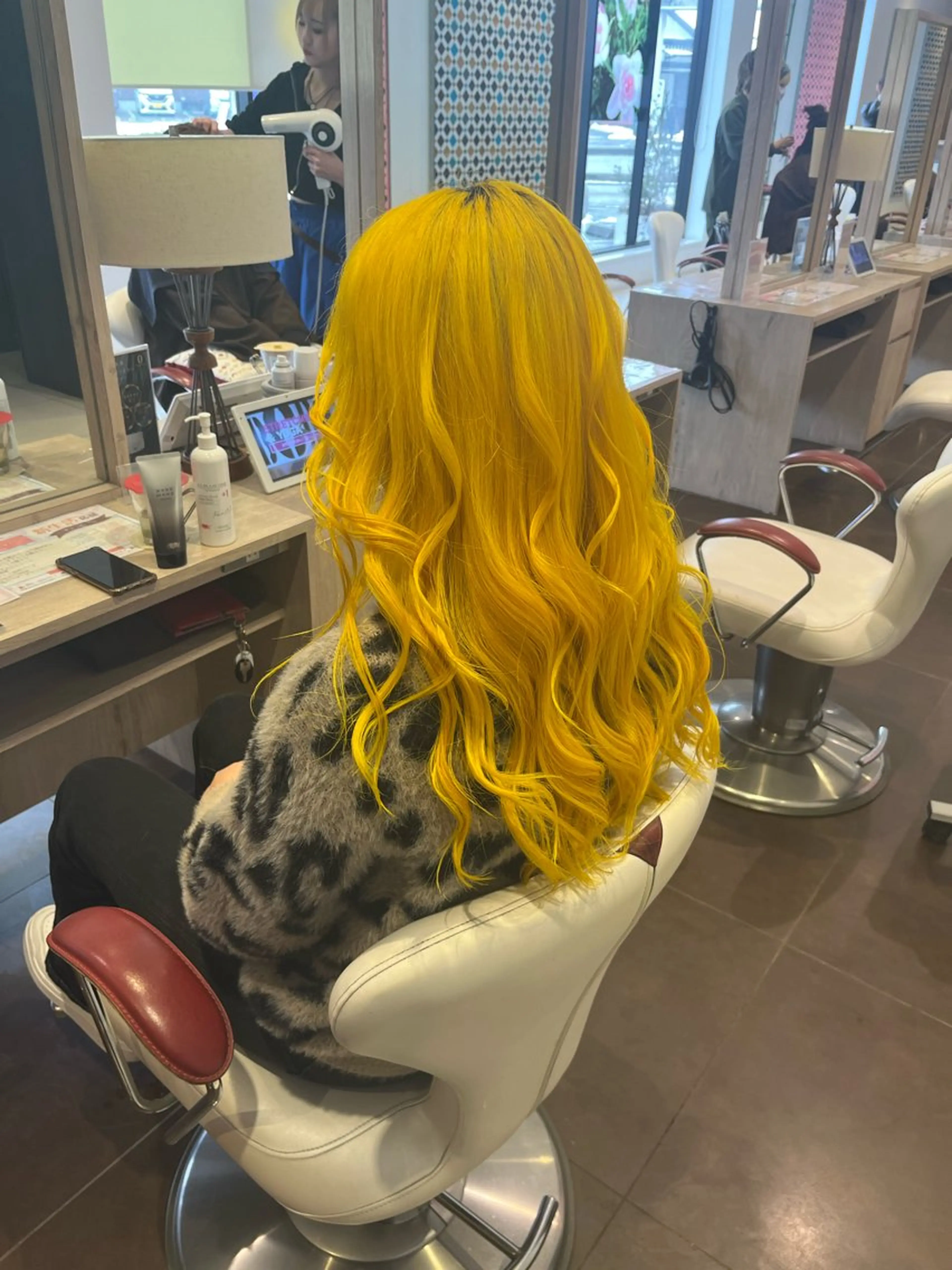 カラー イエローカラー 🌷艶髪カラー  / メイ🪄︎︎✨のヘアスタイル