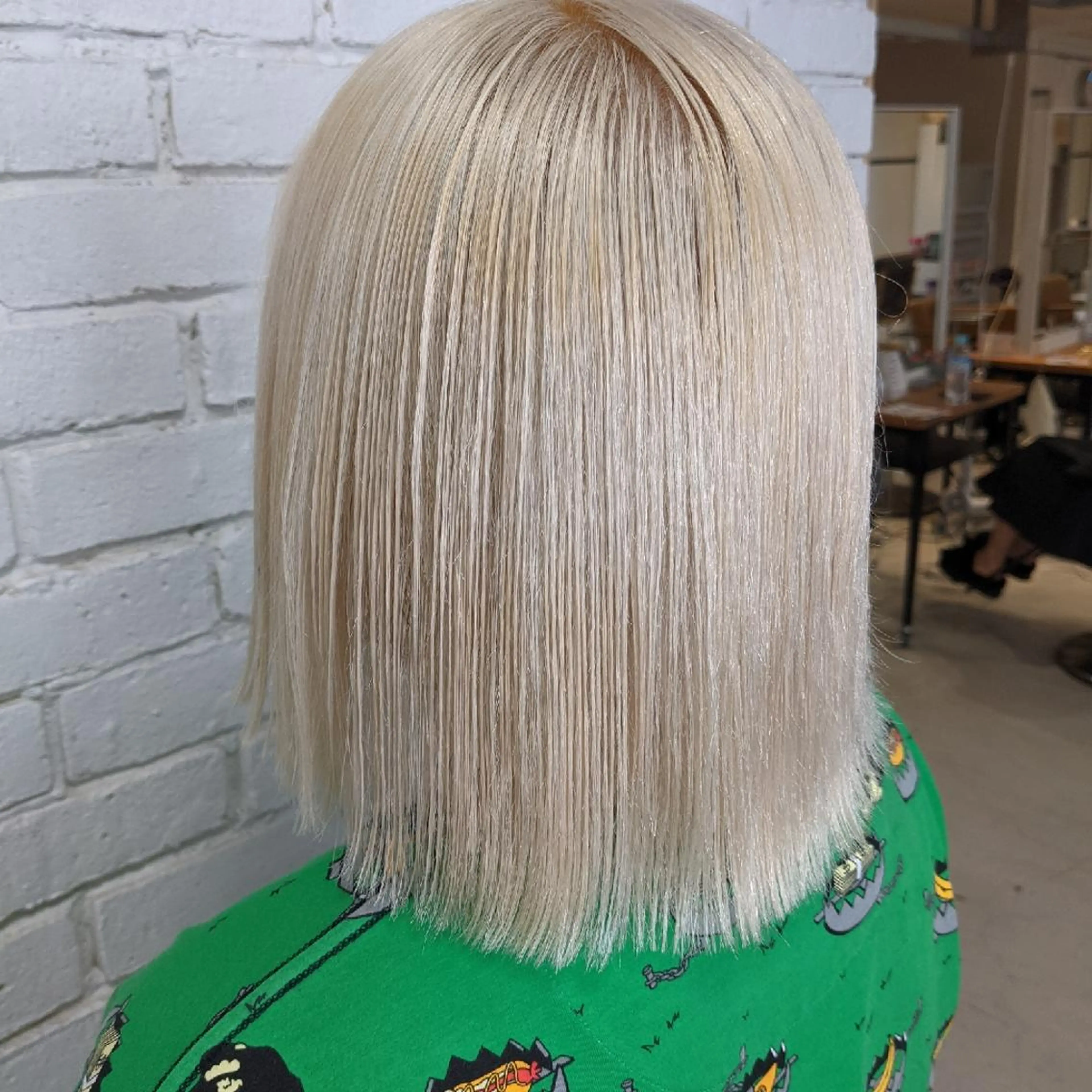 ミディアム nameless髪質 改善ブリーチ心斎橋のヘアスタイル