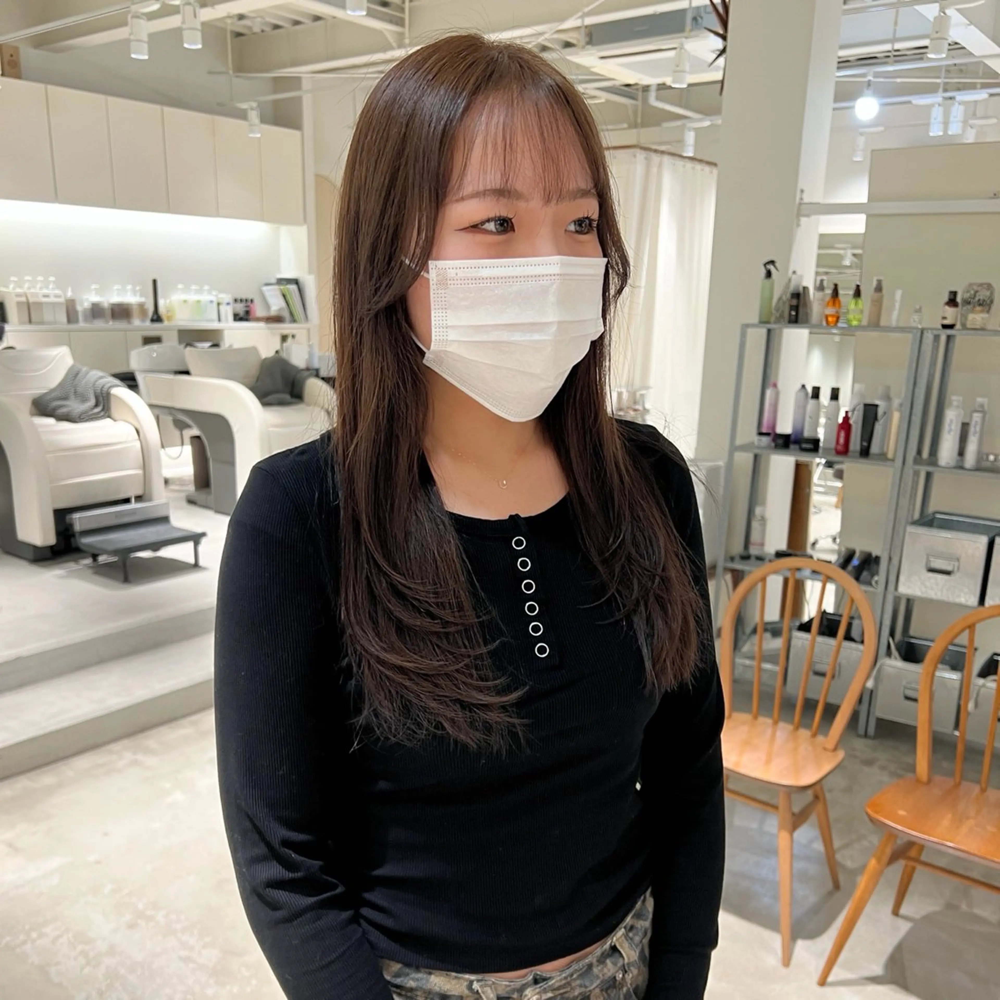 ロング カラー ヘアカラー 周東 芽依のヘアスタイル