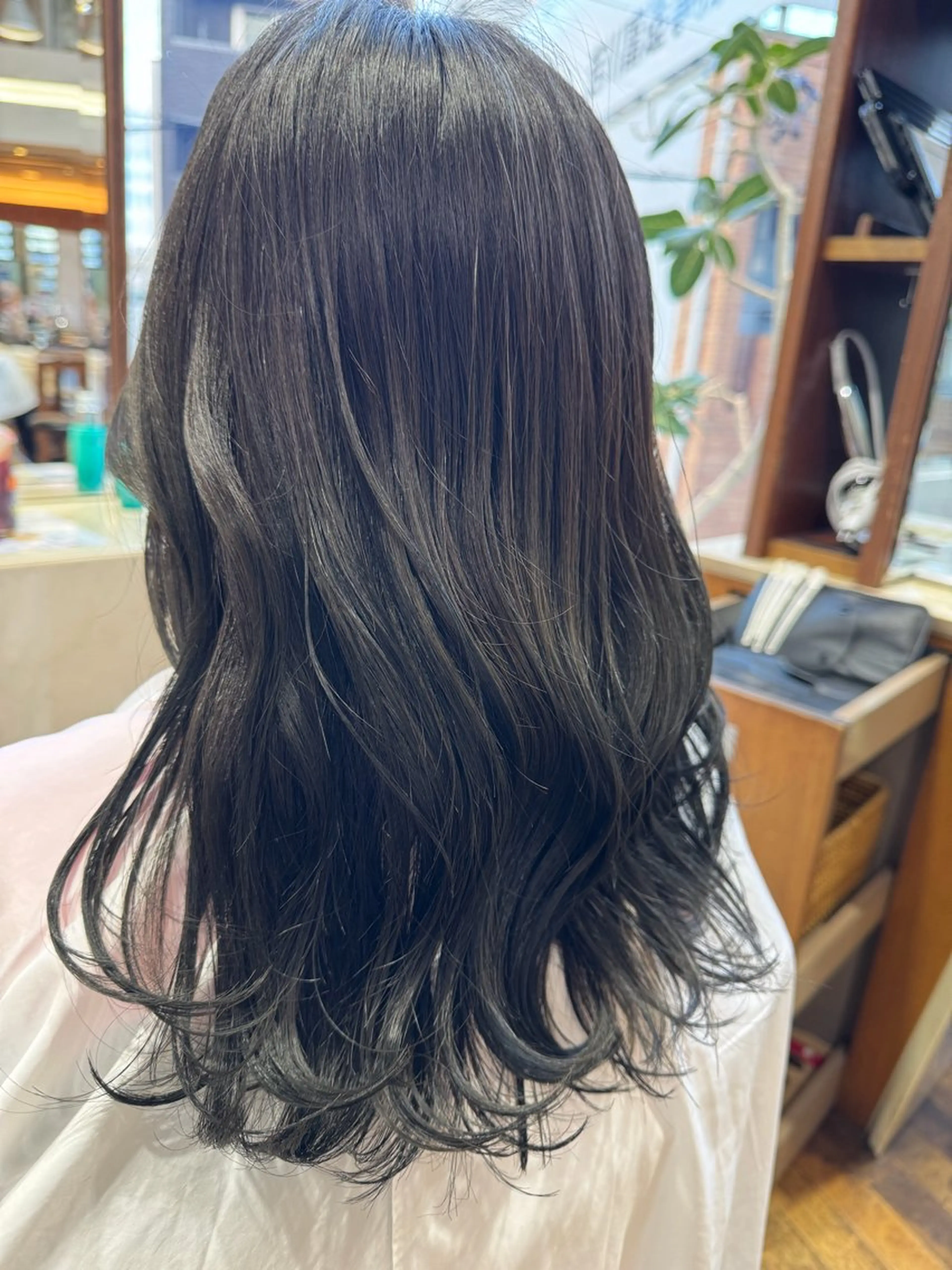 ロング カラー 小平 琳のヘアスタイル