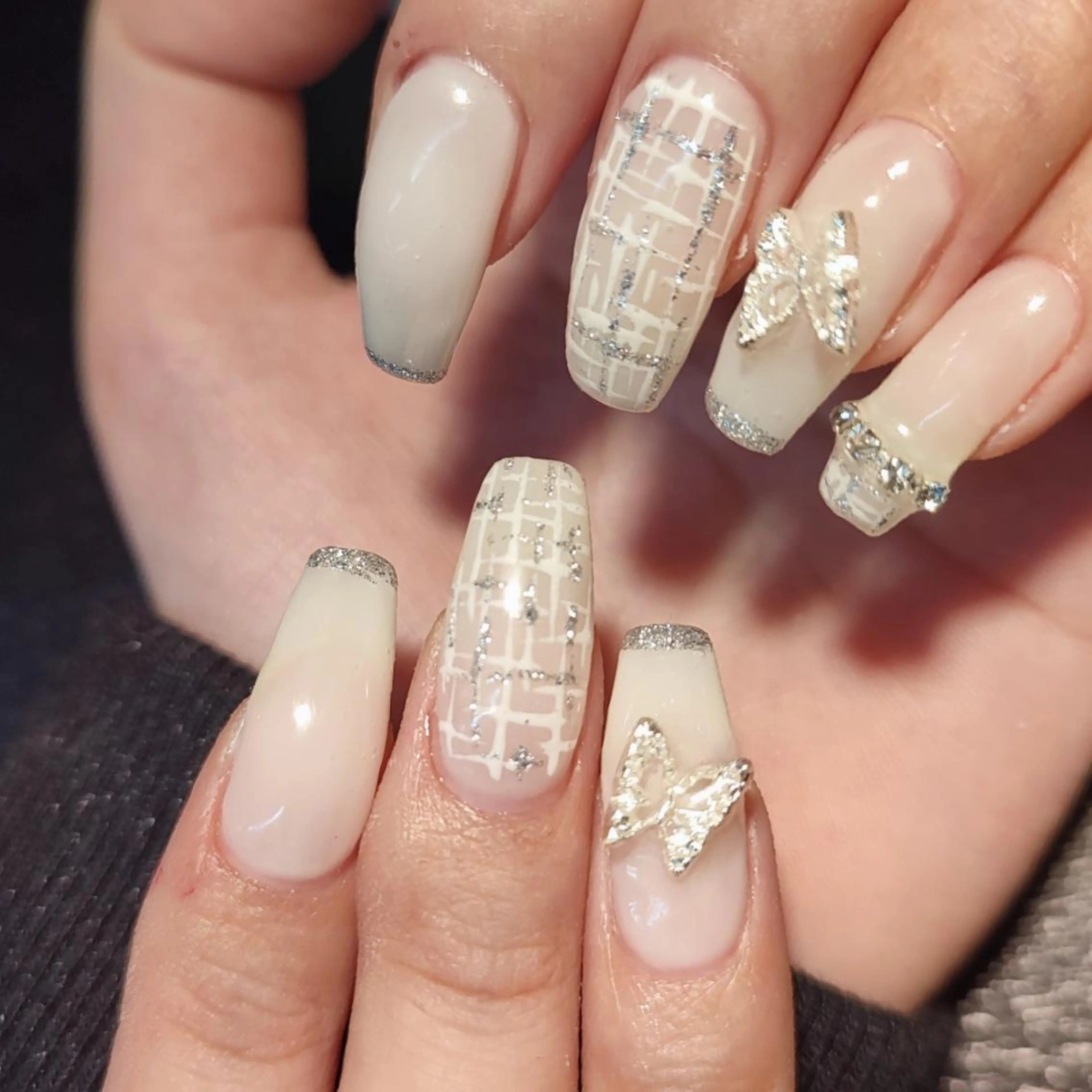 ネイル ハンドネイル RUNWAY 　　の眉毛・アイブロウイメージ