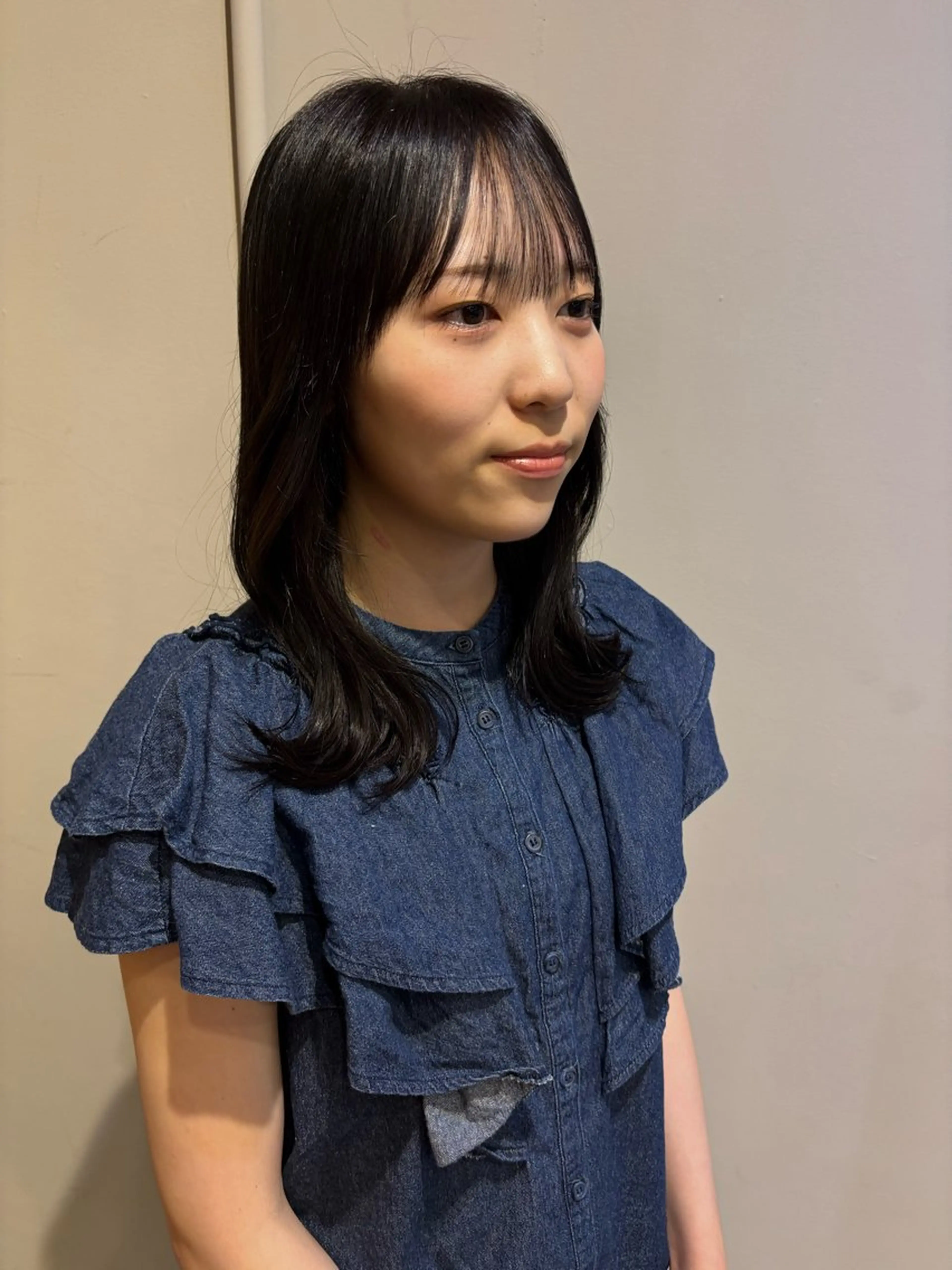 ミディアム レイヤーカット LOREN＋透明感 オリーブhirokoのヘアスタイル