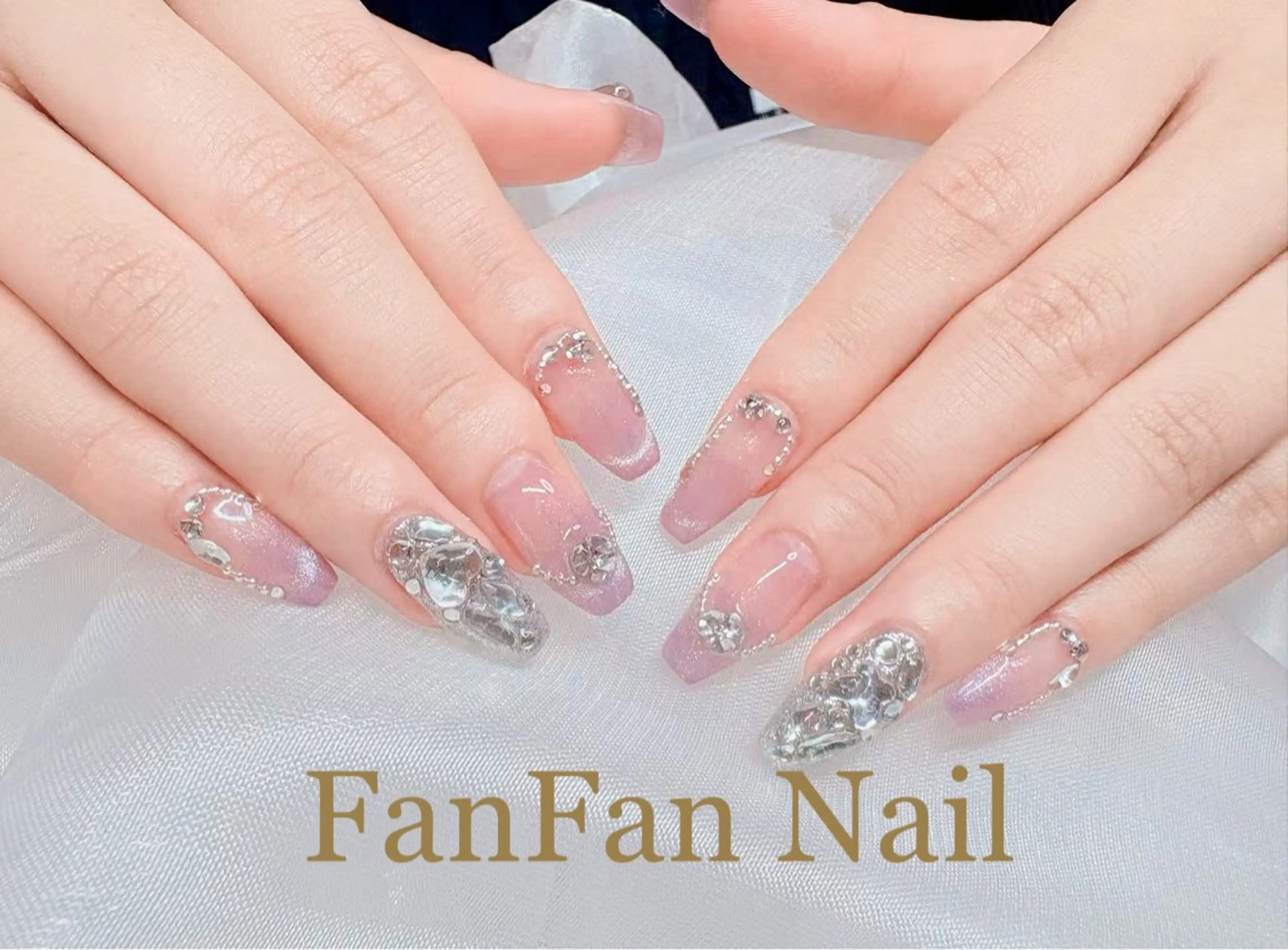 ネイル アートネイル オーロラネイル ガーリー キラキラネイル 韓国ネイル ハンドネイル KaKa FanFanNailのネイルデザイン