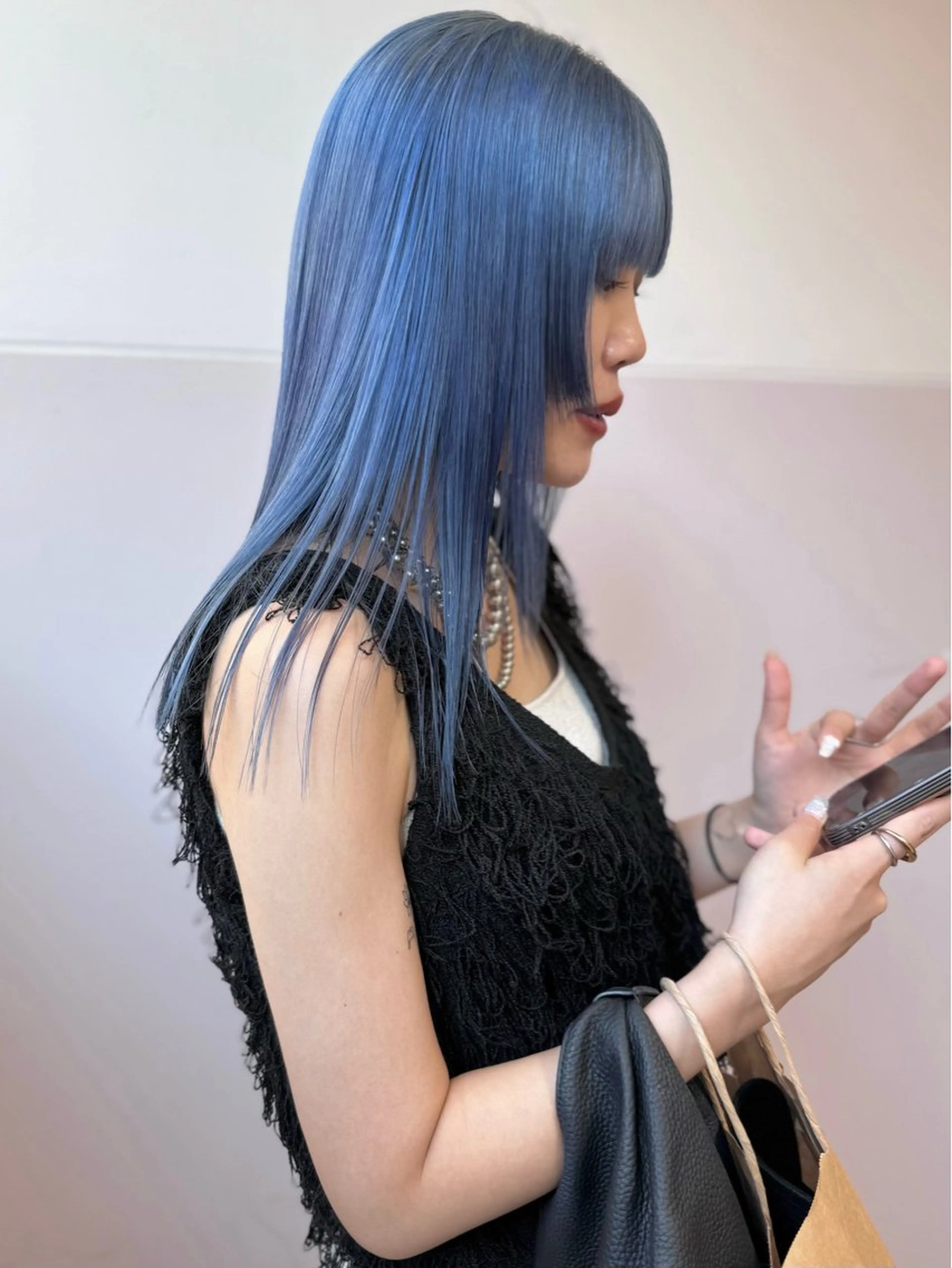 セミロング カラー オカモト ミユウのヘアスタイル