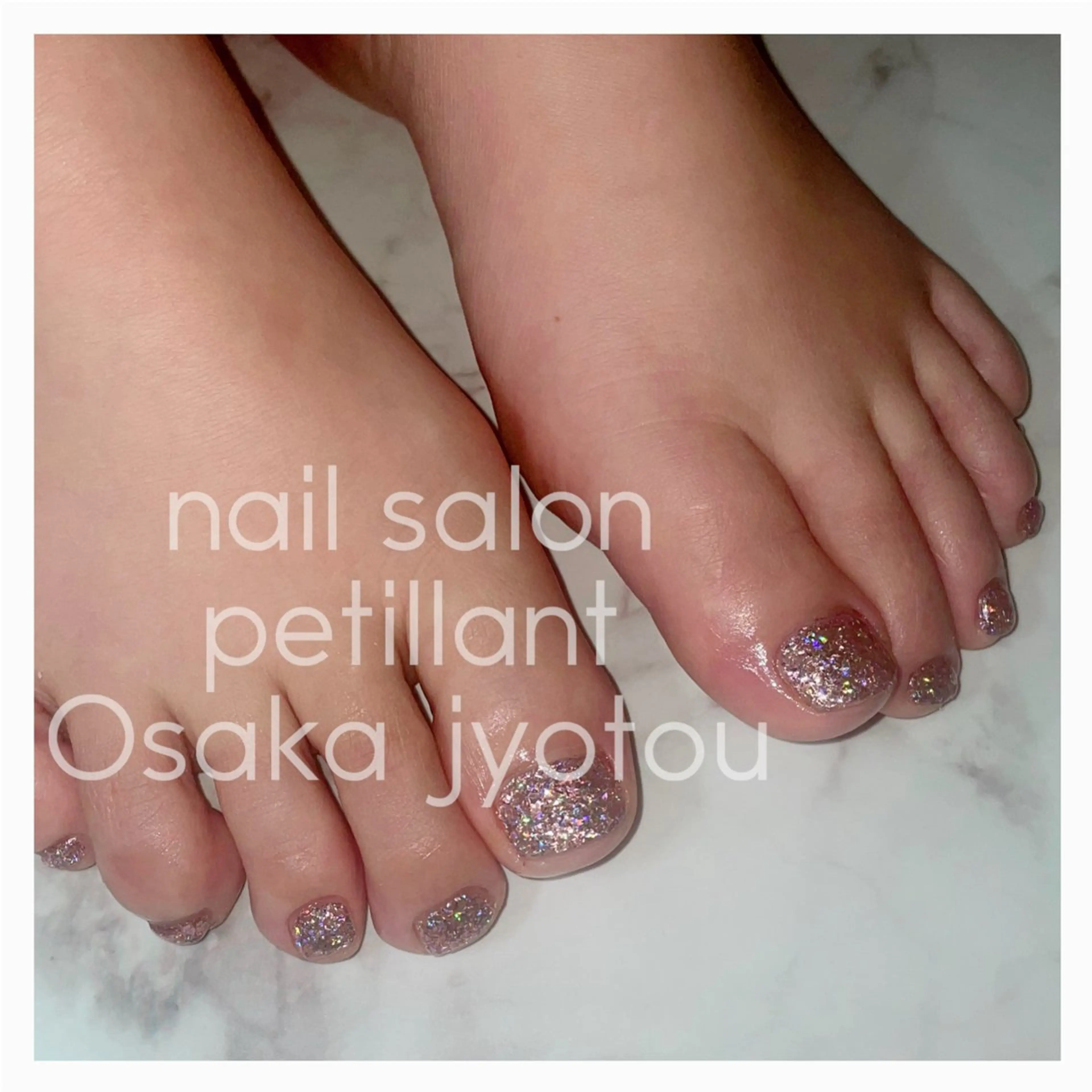 ネイル フラッシュネイル フットネイル ジェルネイル ラメ(グリッター) petillant所属・nail salon petillantのネイルデザイン