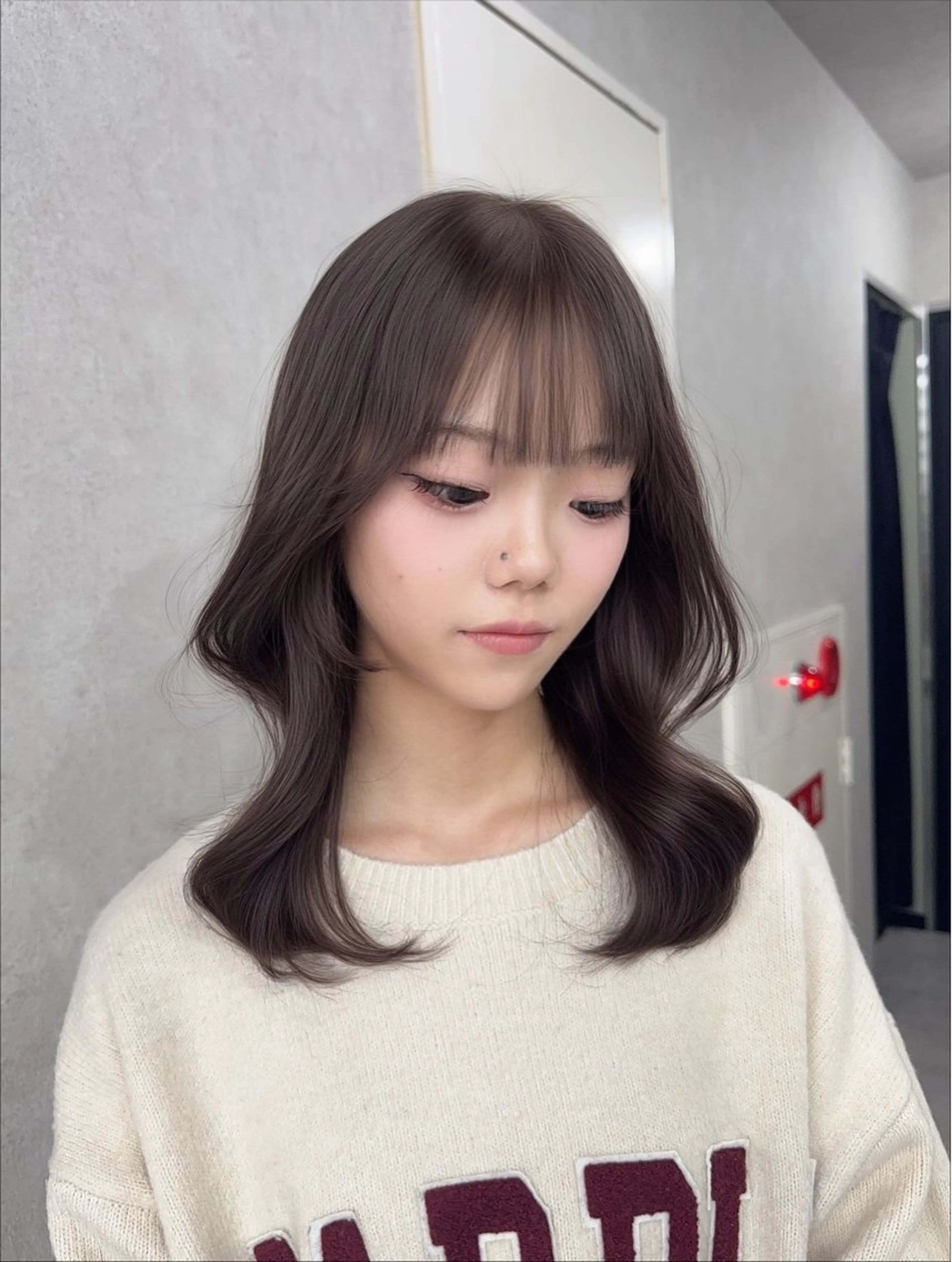 ロング カラー アッシュ アッシュブラウン ベージュカラー 黒髪 ブリーチ カット ヘアカラー トリートメント 赤み無し柔らかカラー 【梅田】madokaのヘアスタイル