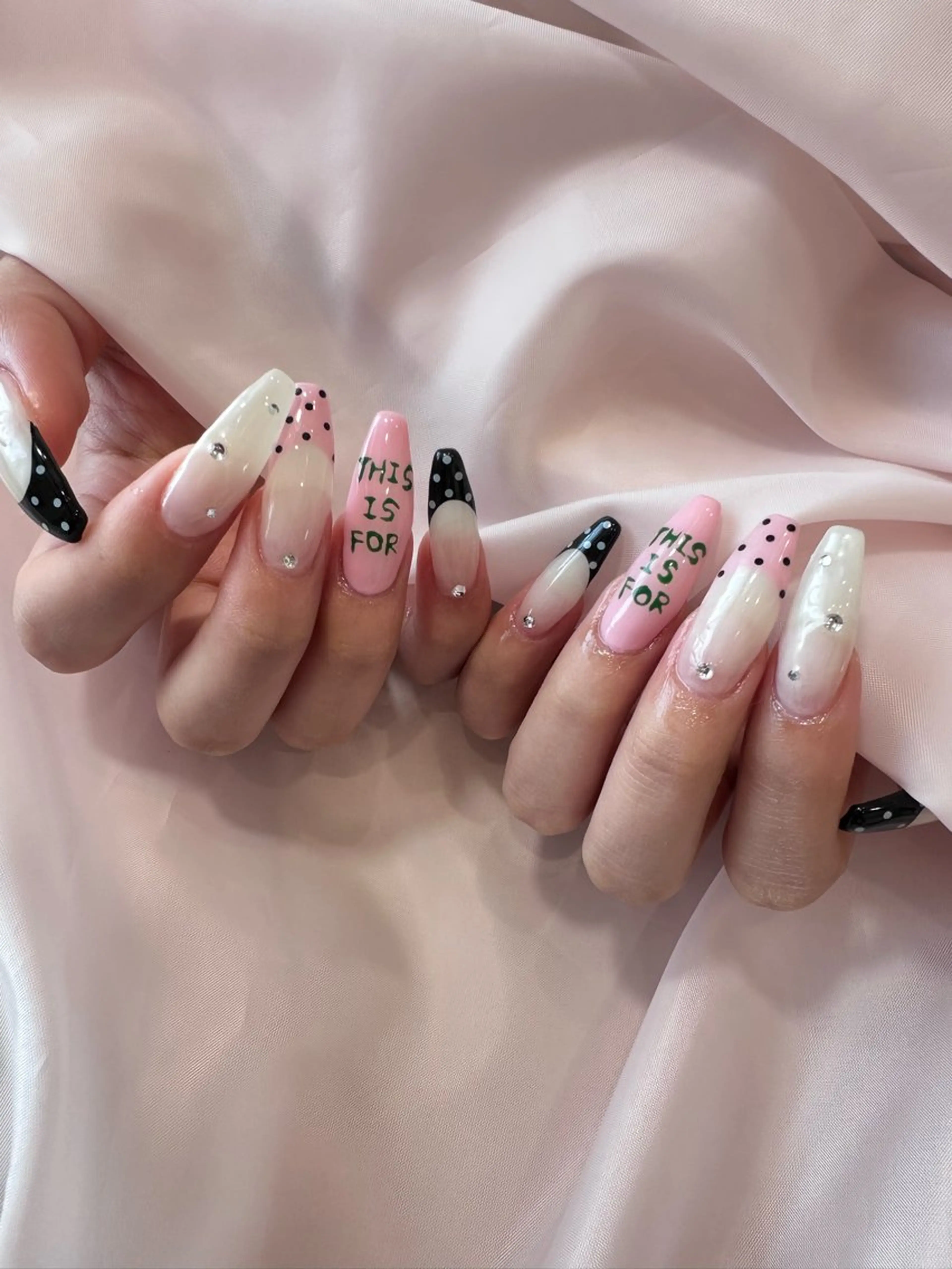 ネイル ドット ハンドネイル nailsalon k所属・kawakita shinaのネイルデザイン