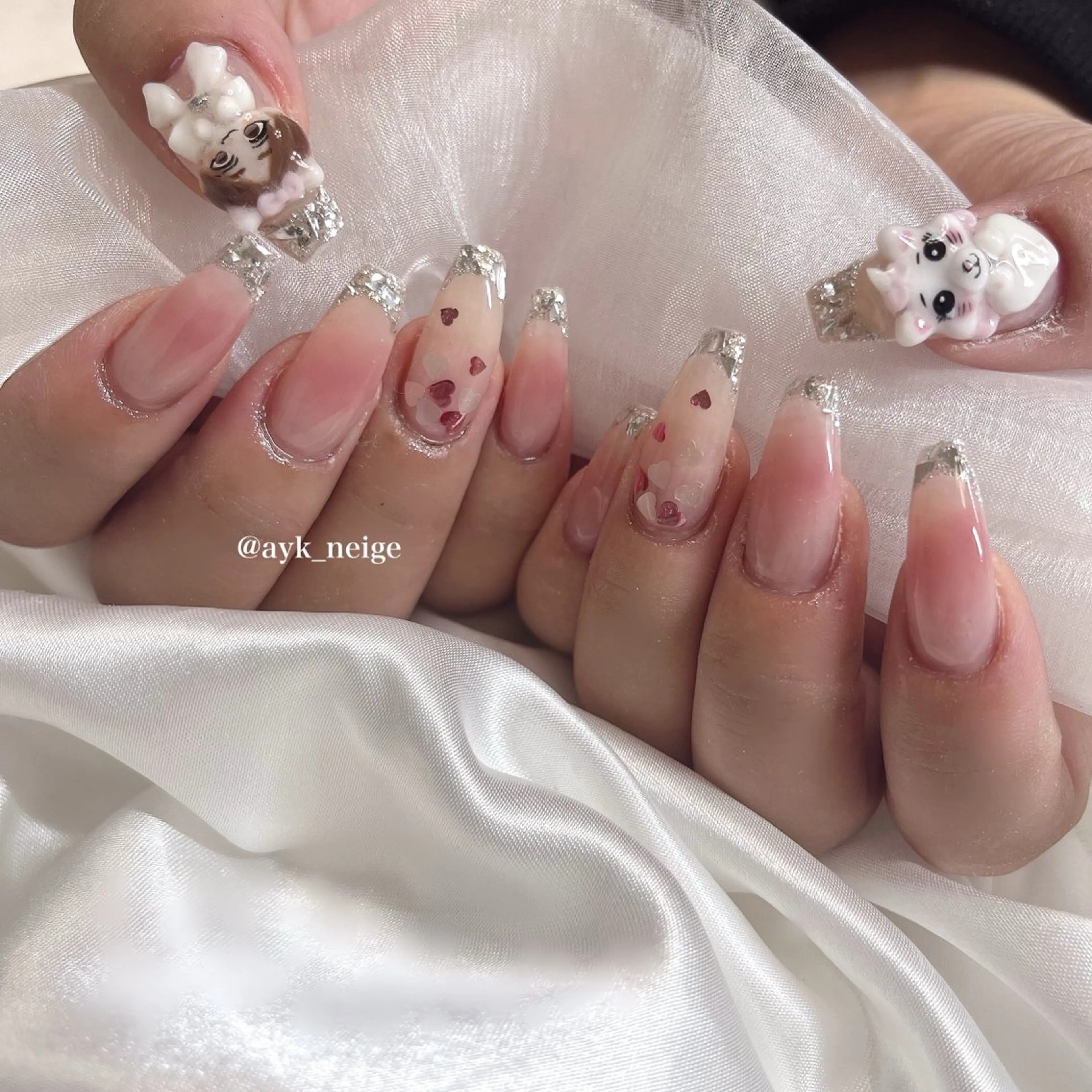 ネイル フットネイル キラキラネイル 韓国ネイル リボン シンプルネイル n'eige nail所属・大谷 綾香のネイルデザイン