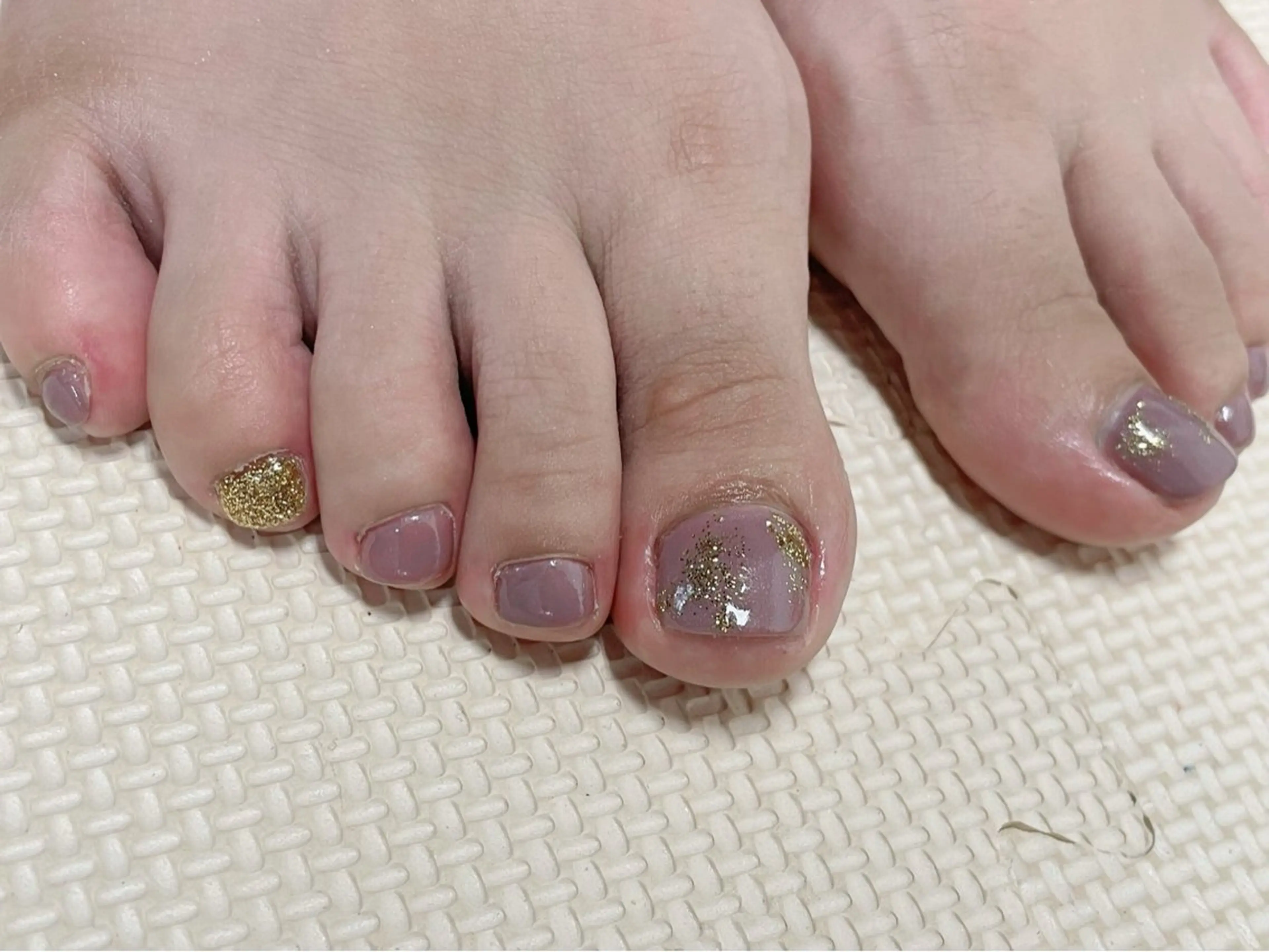 ネイル フットネイル キラキラネイル ラメ(グリッター) ニュアンスネイル ワンカラーネイル clear yayoiのネイルデザイン
