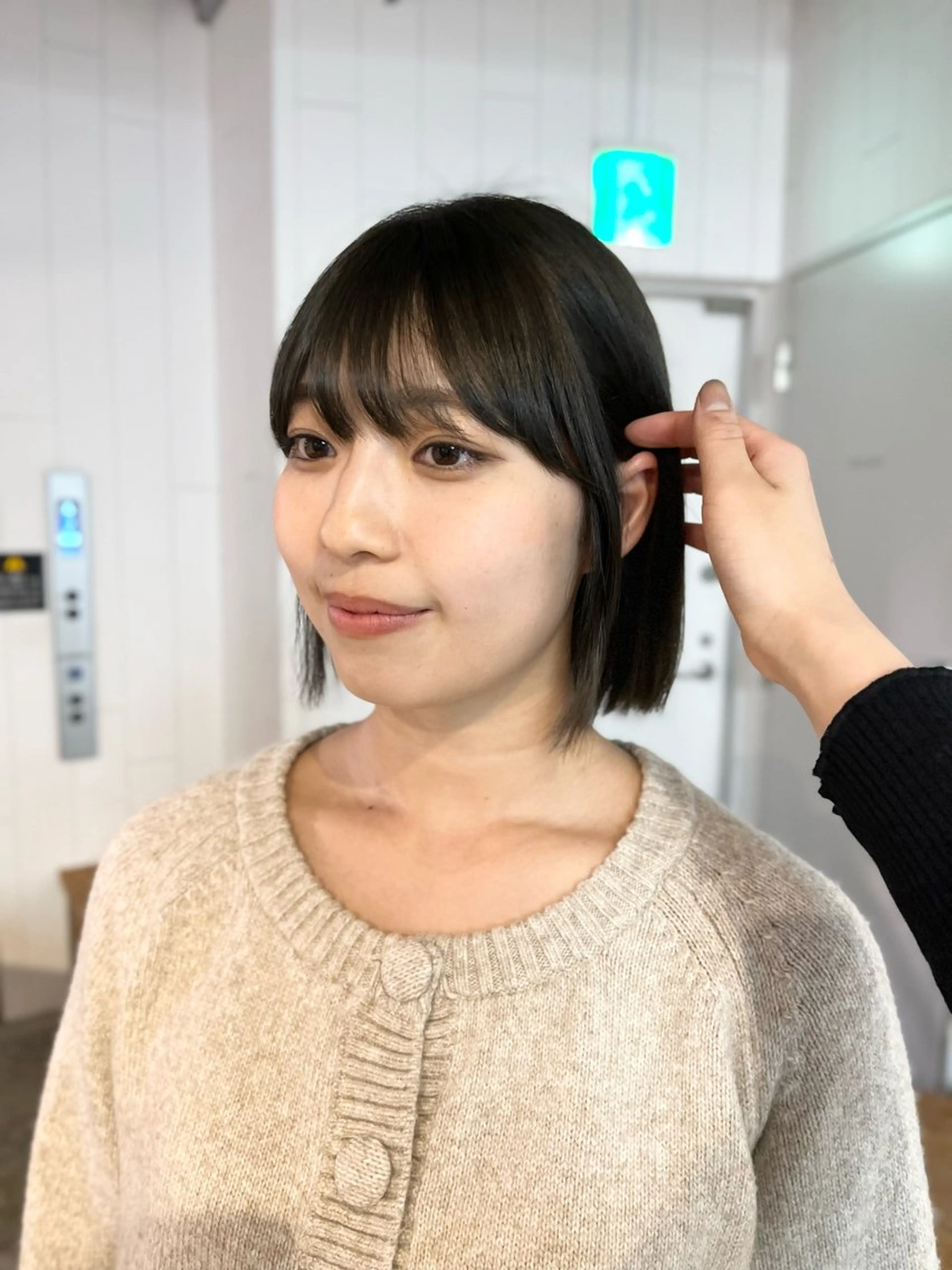 ミディアム ボブ トリートメント カット ヘアカラー ぷつっとボブ/ ブリーチ/池袋ももなのヘアスタイル