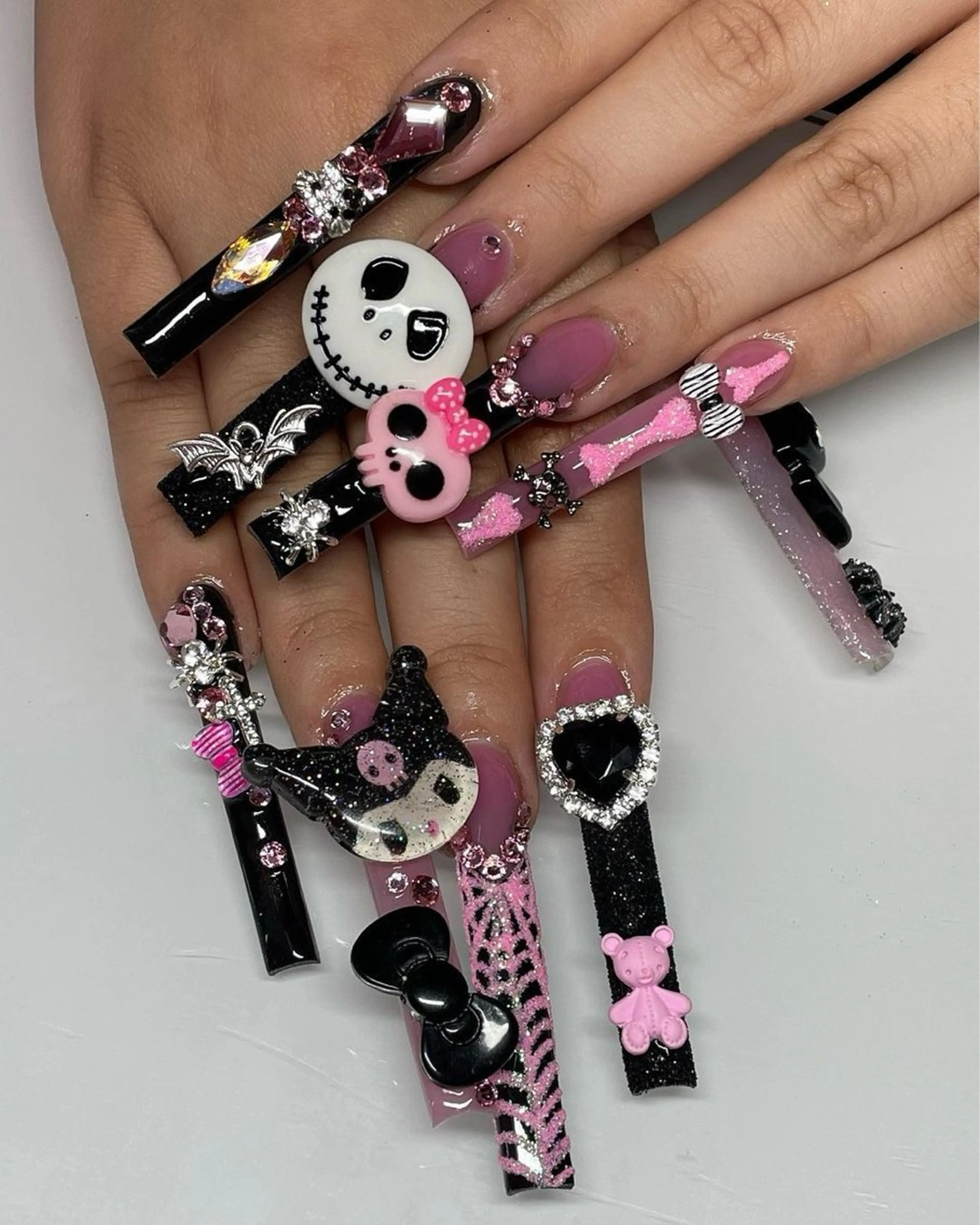 ネイル チークネイル ドット フレンチネイル グラデーション ハート ハンドネイル Julli NailStudioのネイルデザイン