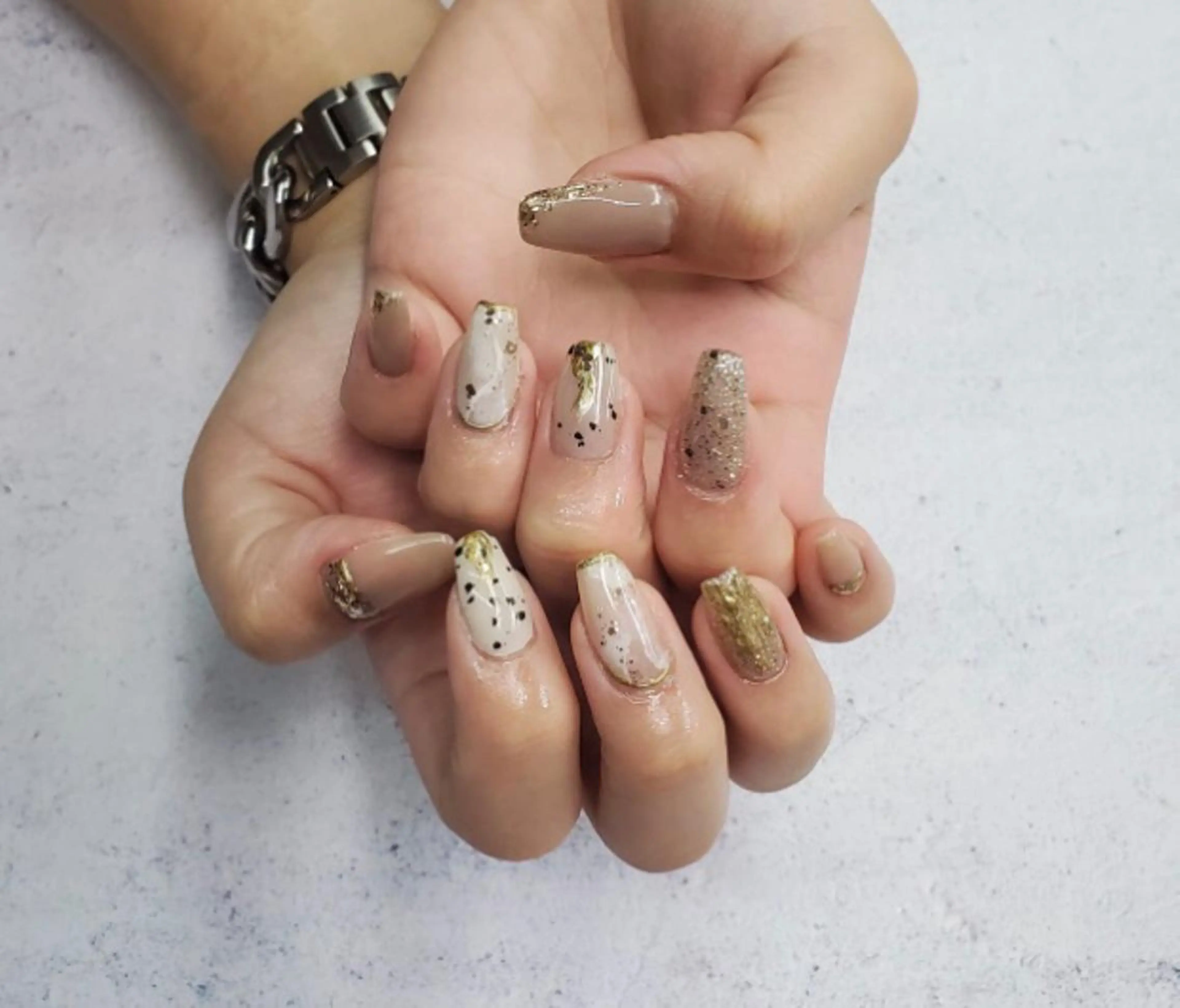 ネイル アートネイル ジェルネイル ミラーネイル ニュアンスネイル ぷっくりネイル nailstudio eviz新宿店のネイルデザイン