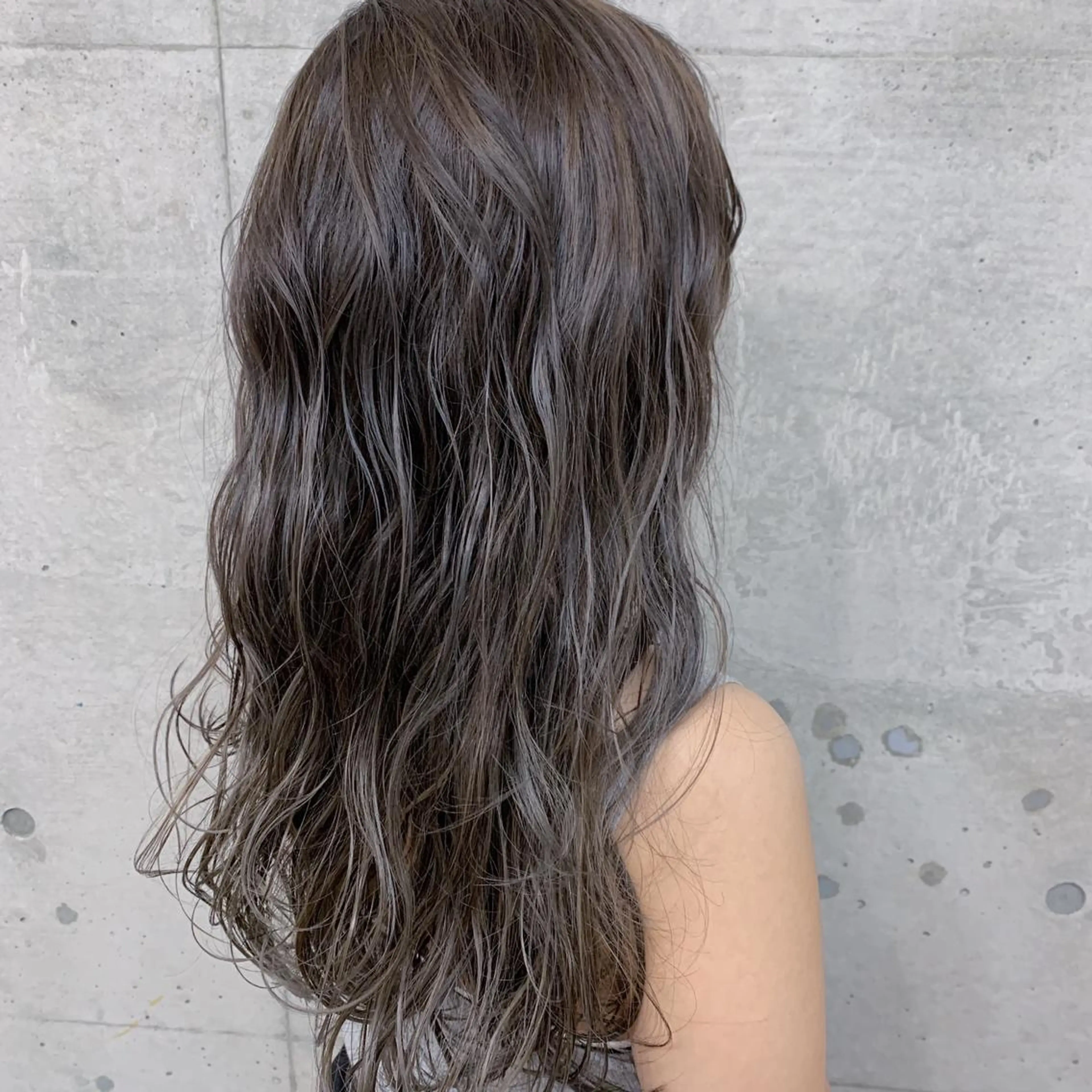 ロング カラー 切りっぱなしボブ アディクシーカラー ブリーチ ケアブリーチ デザインカラー 松本 和之のエステ・リラクイメージ