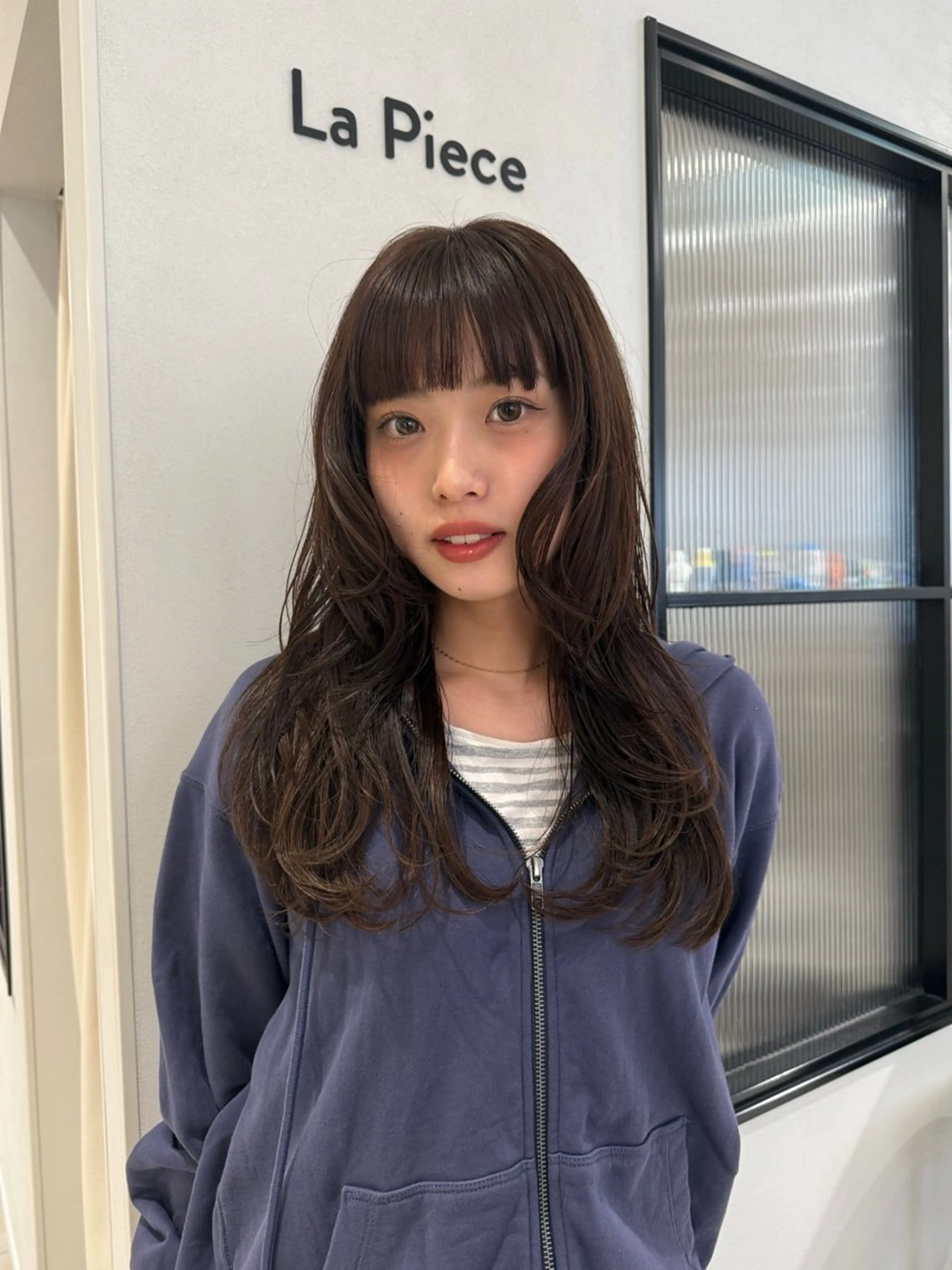 ロング やはらりの/ 透明感カラー‎のヘアスタイル