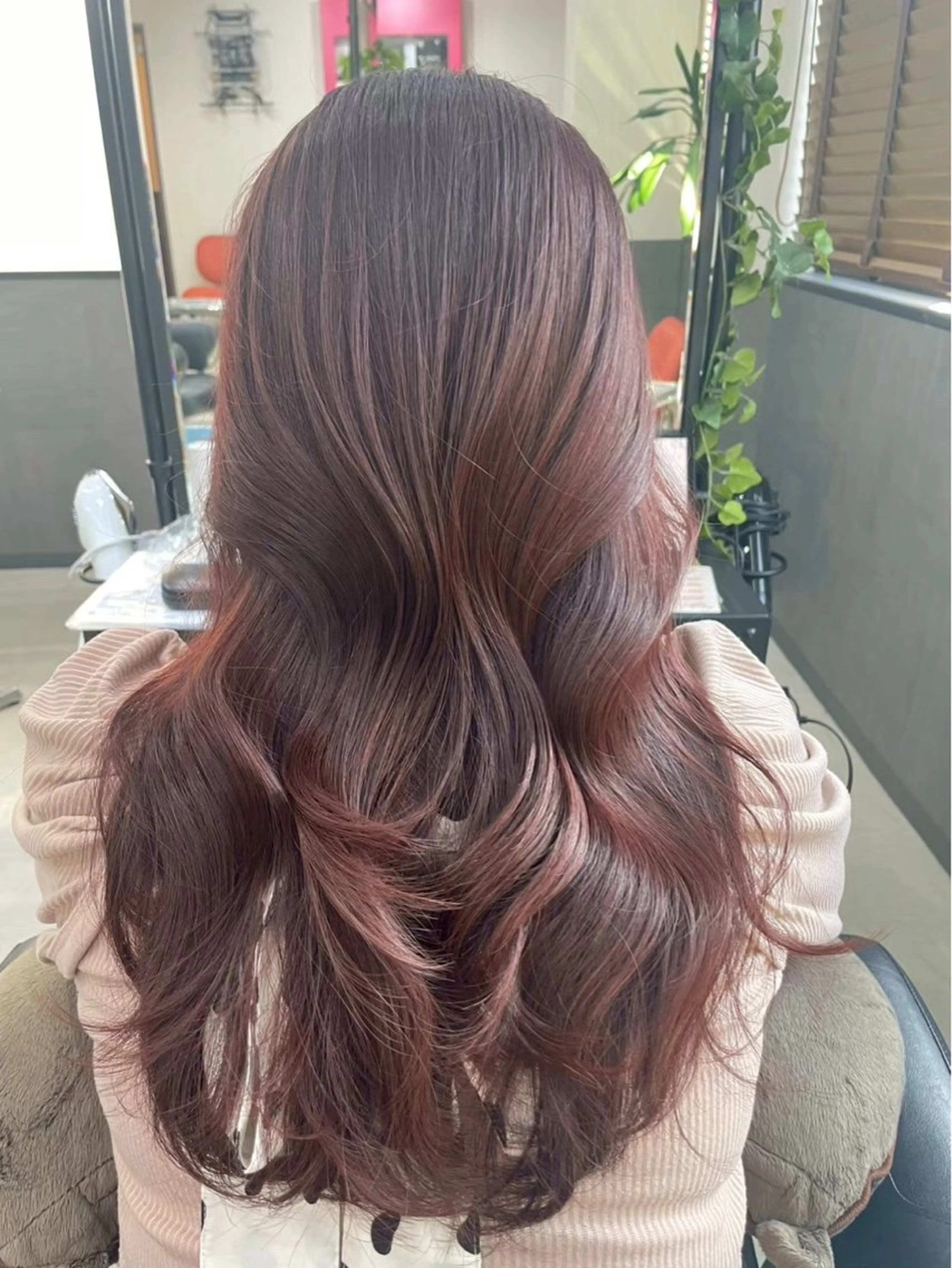 ロング パーマ ヘアアレンジ スタイリスト兼 アイリストyuikaのヘアスタイル