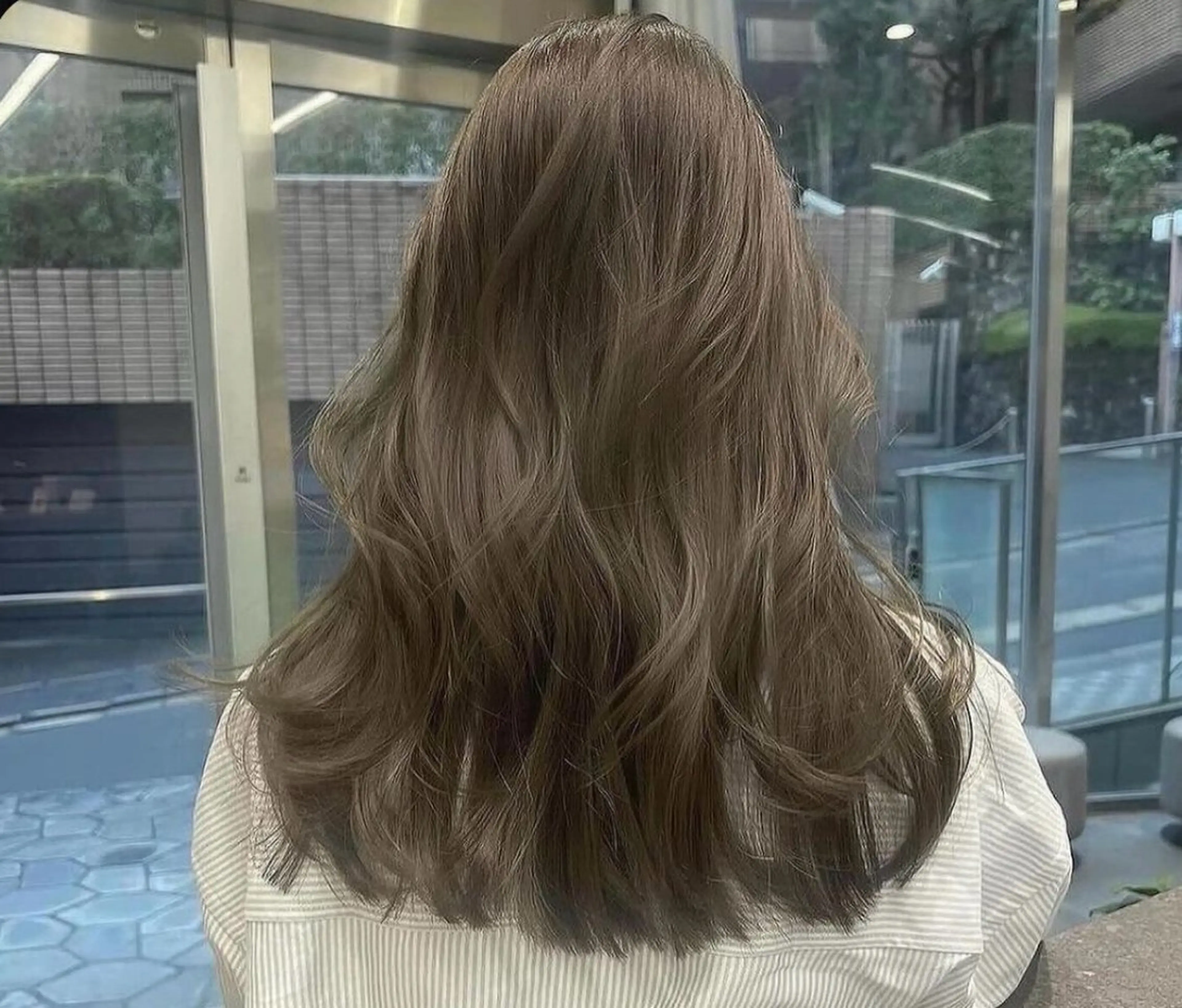 ロング 染谷 玲花のヘアスタイル