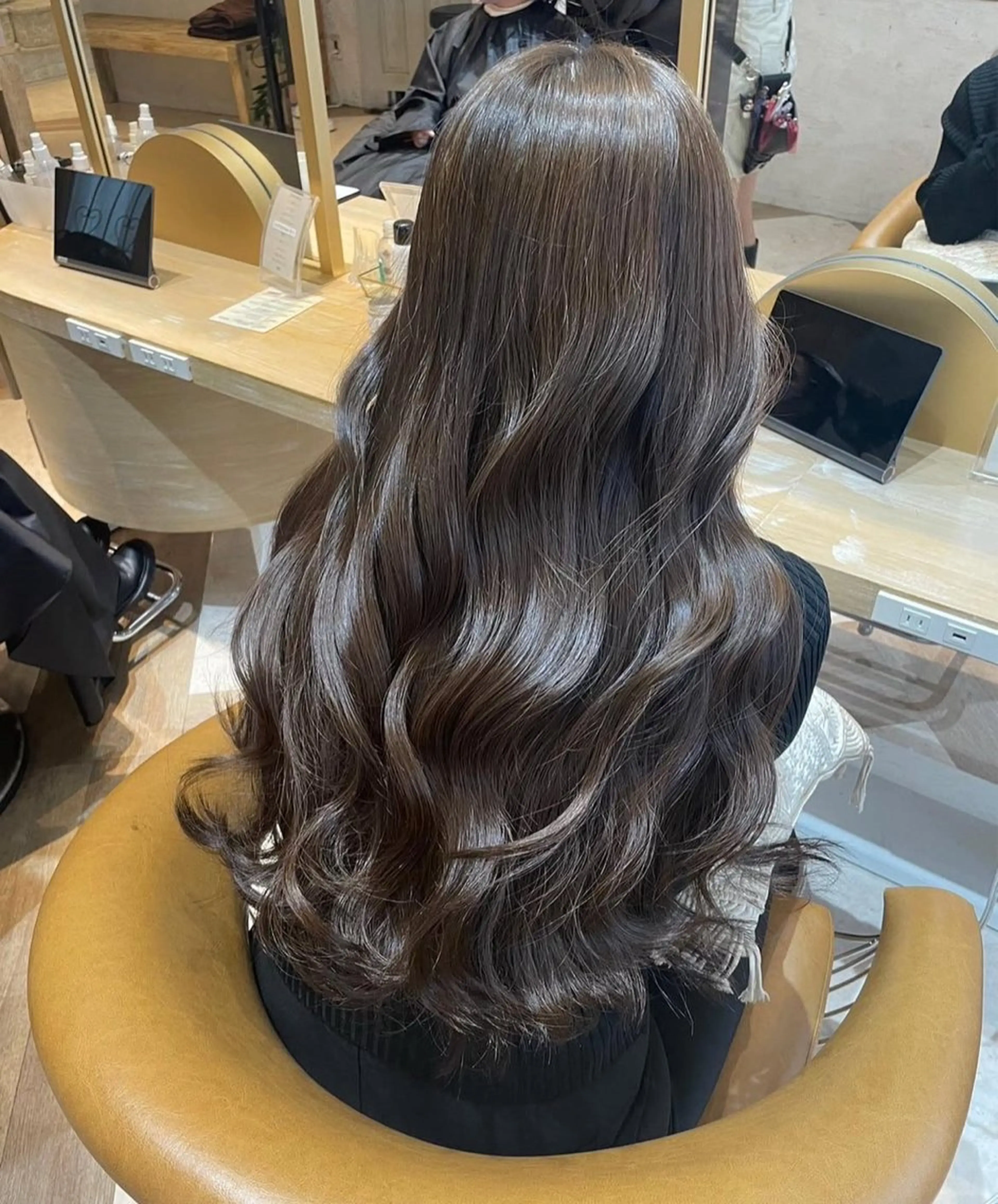 ロング 浅井 琥珀のヘアスタイル