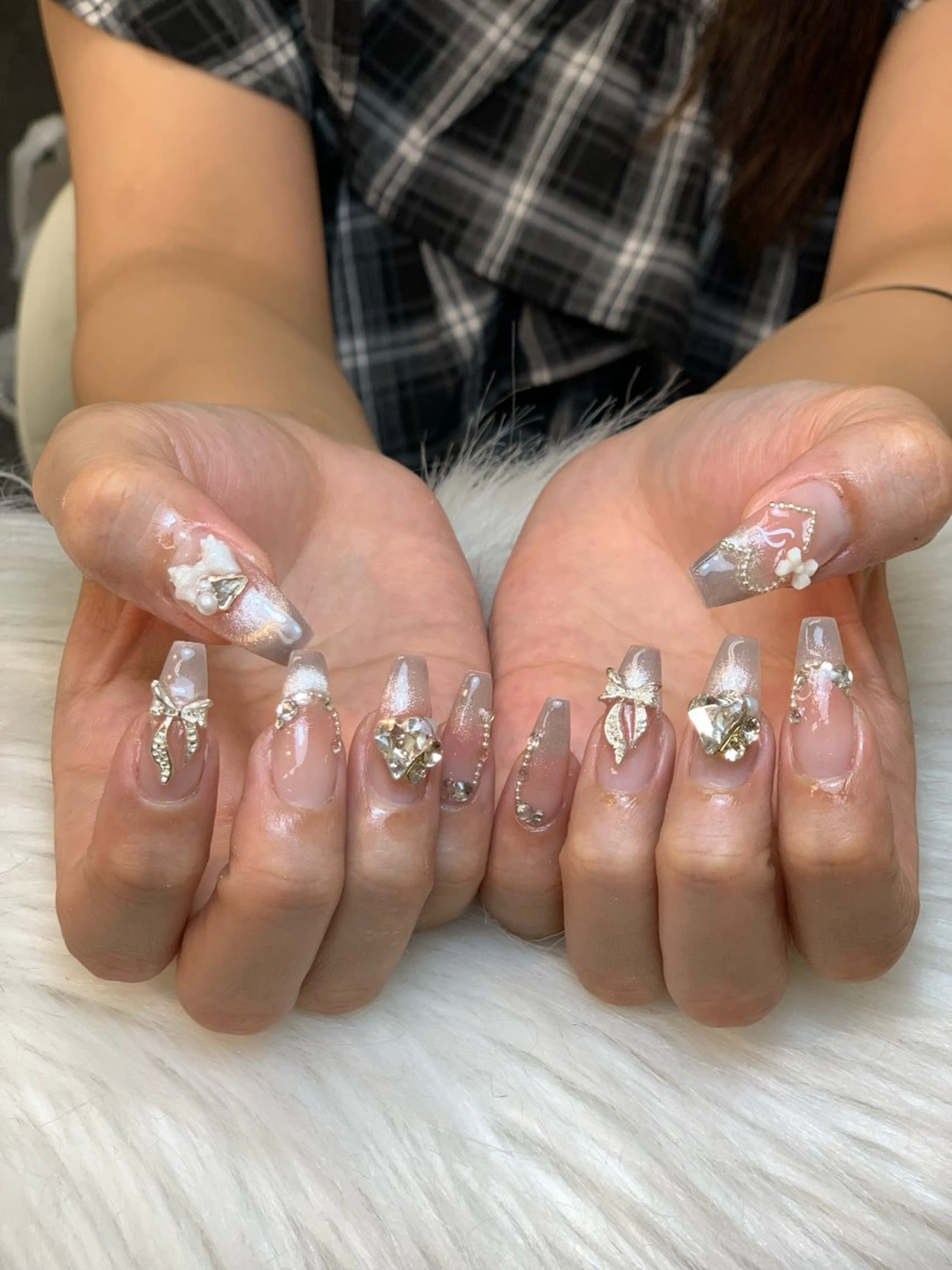ネイル アートネイル 長さ出し ジェルネイル マグネットネイル ニュアンスネイル ハンドネイル Cloudy Chan Nailのネイルデザイン