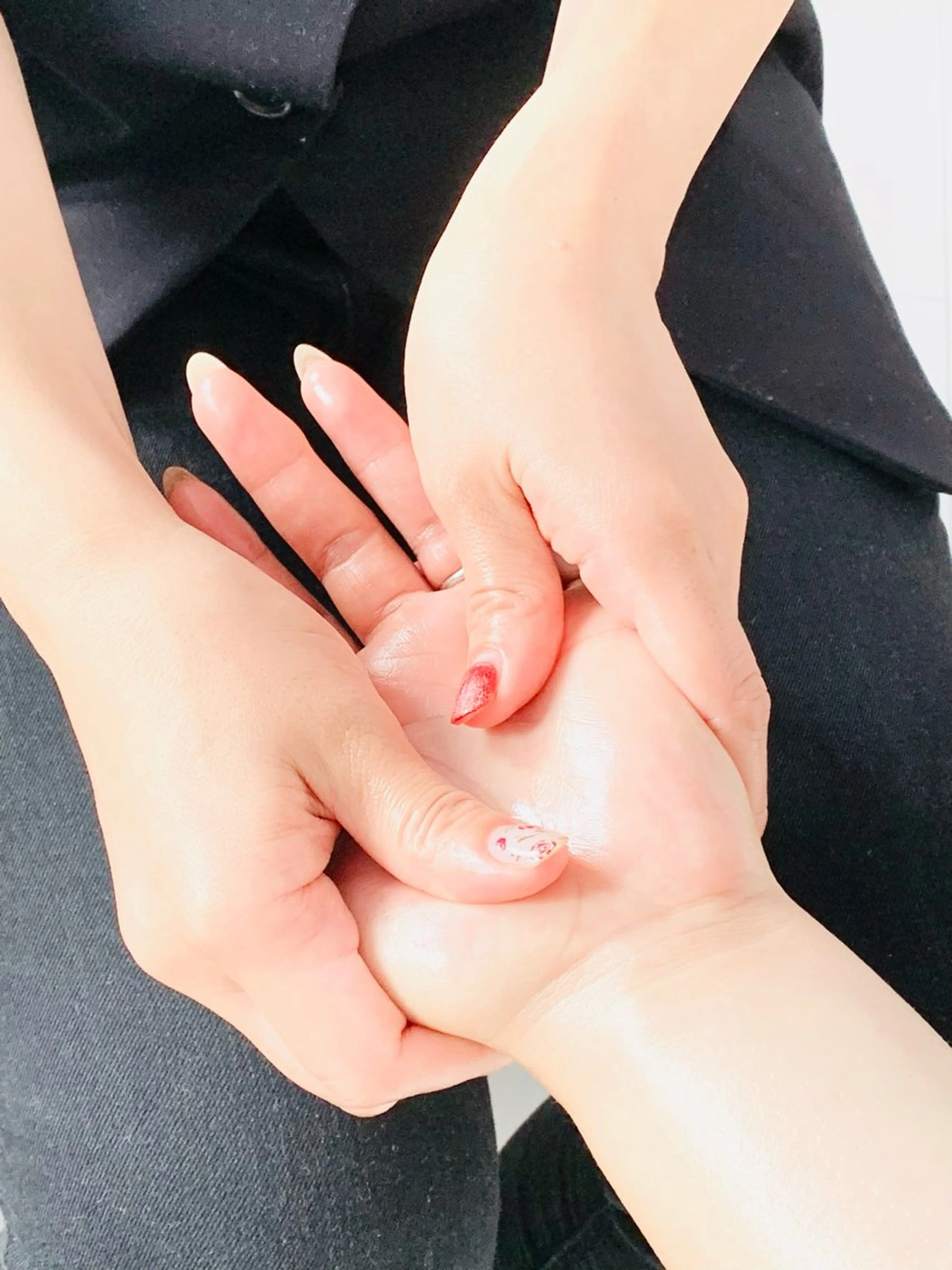 ハンドケア30分＋ヘッドショルダー30分の写真