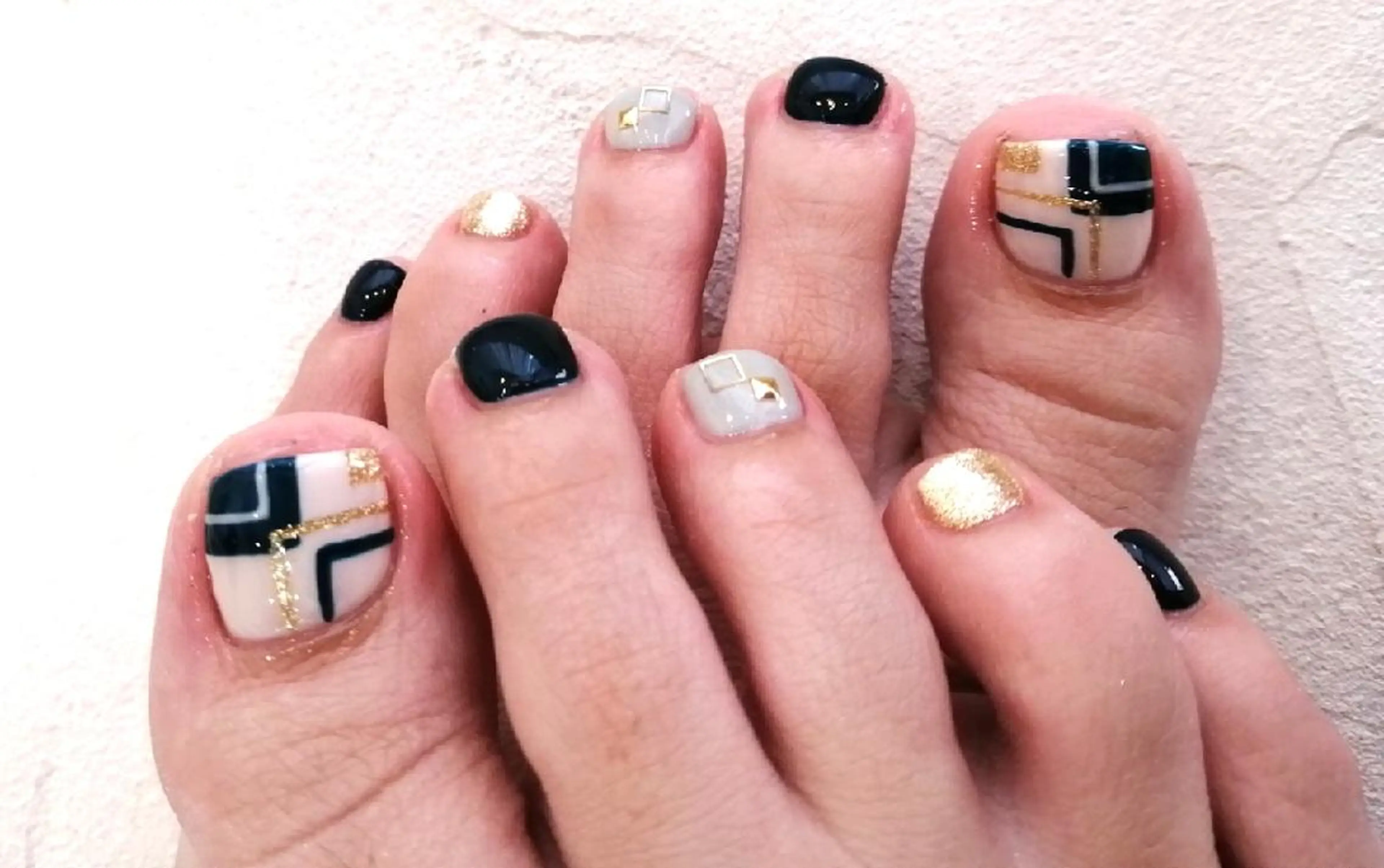 ネイル フットネイル I.プライベートネイルサロン所属・I.プライベート ネイルサロンの眉毛・アイブロウイメージ