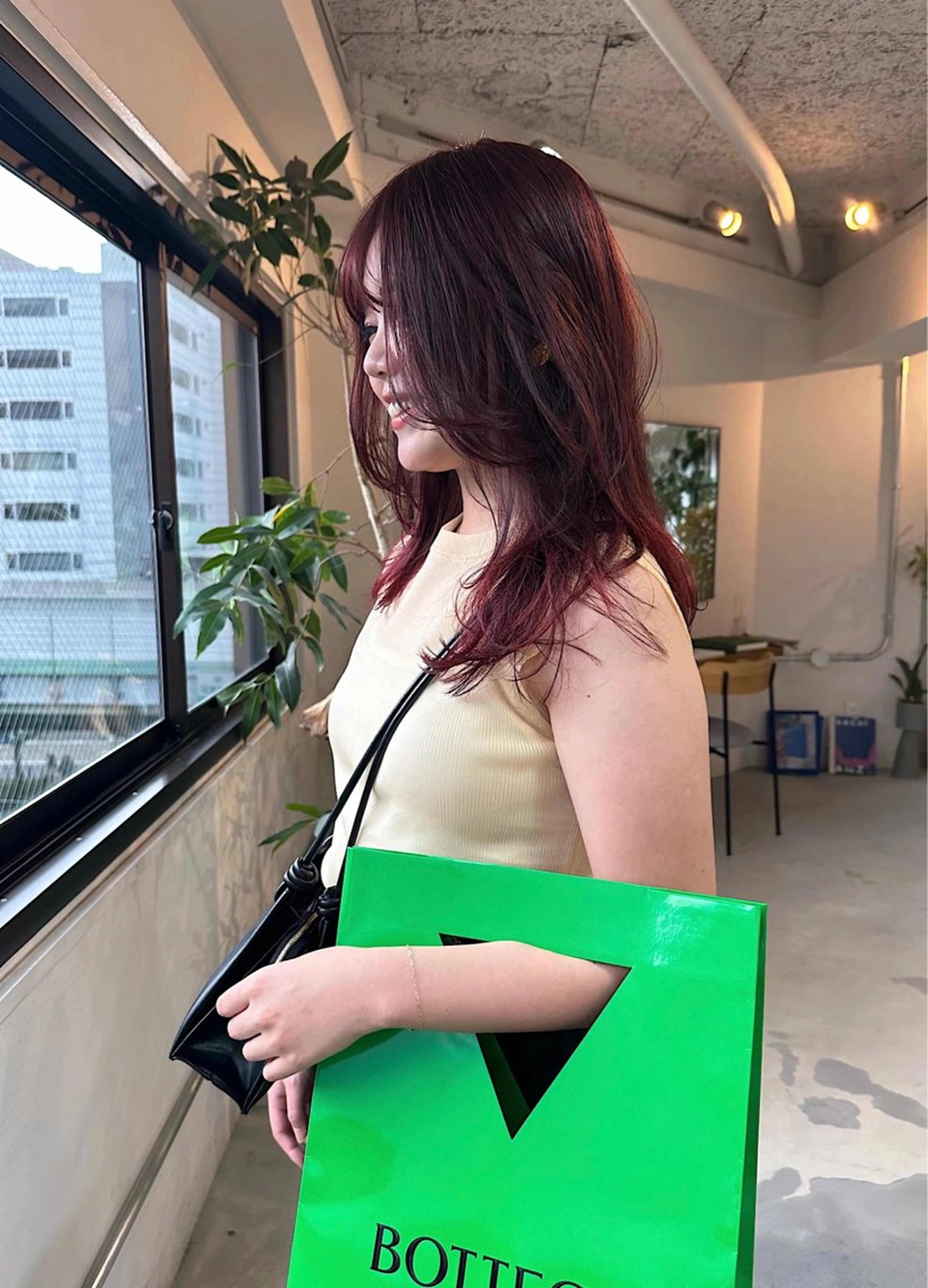 セミロング カラー カシス ピンクカラー FavyS「フェイヴィーズ」所属・竹中 彩音のヘアスタイル