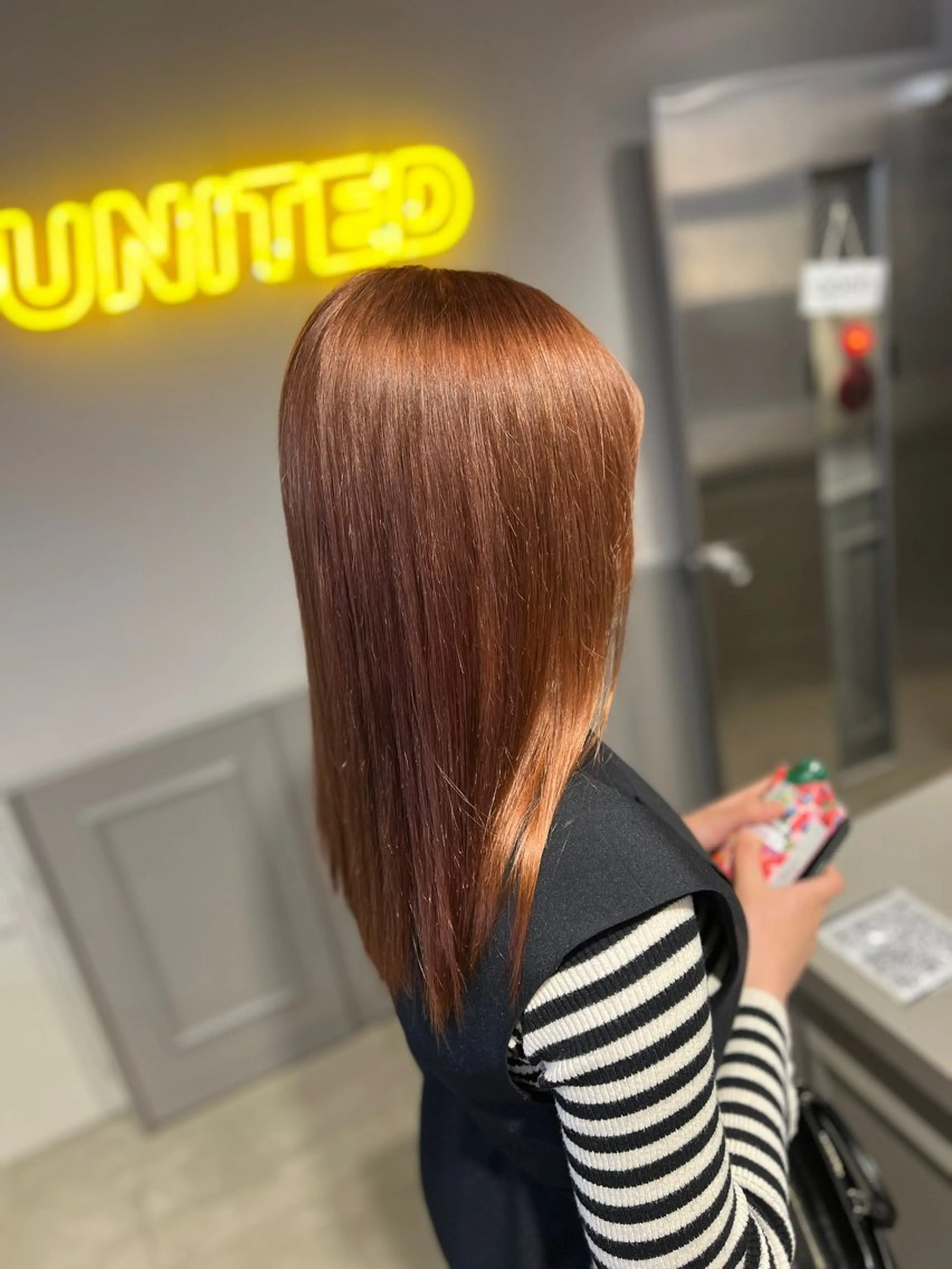 カラー パーマ ヘアアレンジ メンズ ヘアカラー 🤍レイヤーカット/ ベージュヘア🤍のヘアスタイル