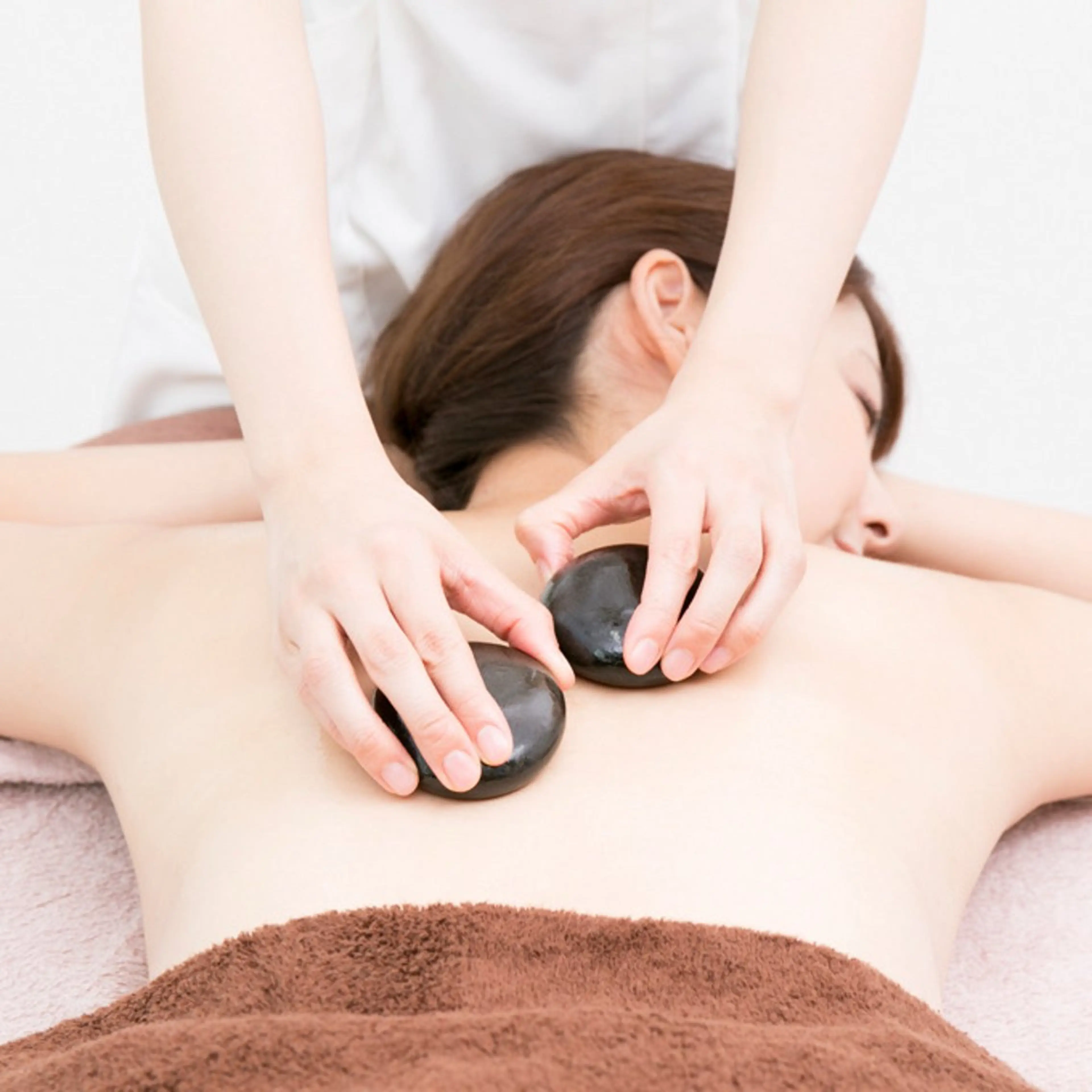 ヘッドスパ付【ホットストーン×リンパマッサージ120分】¥12000→¥9500の写真