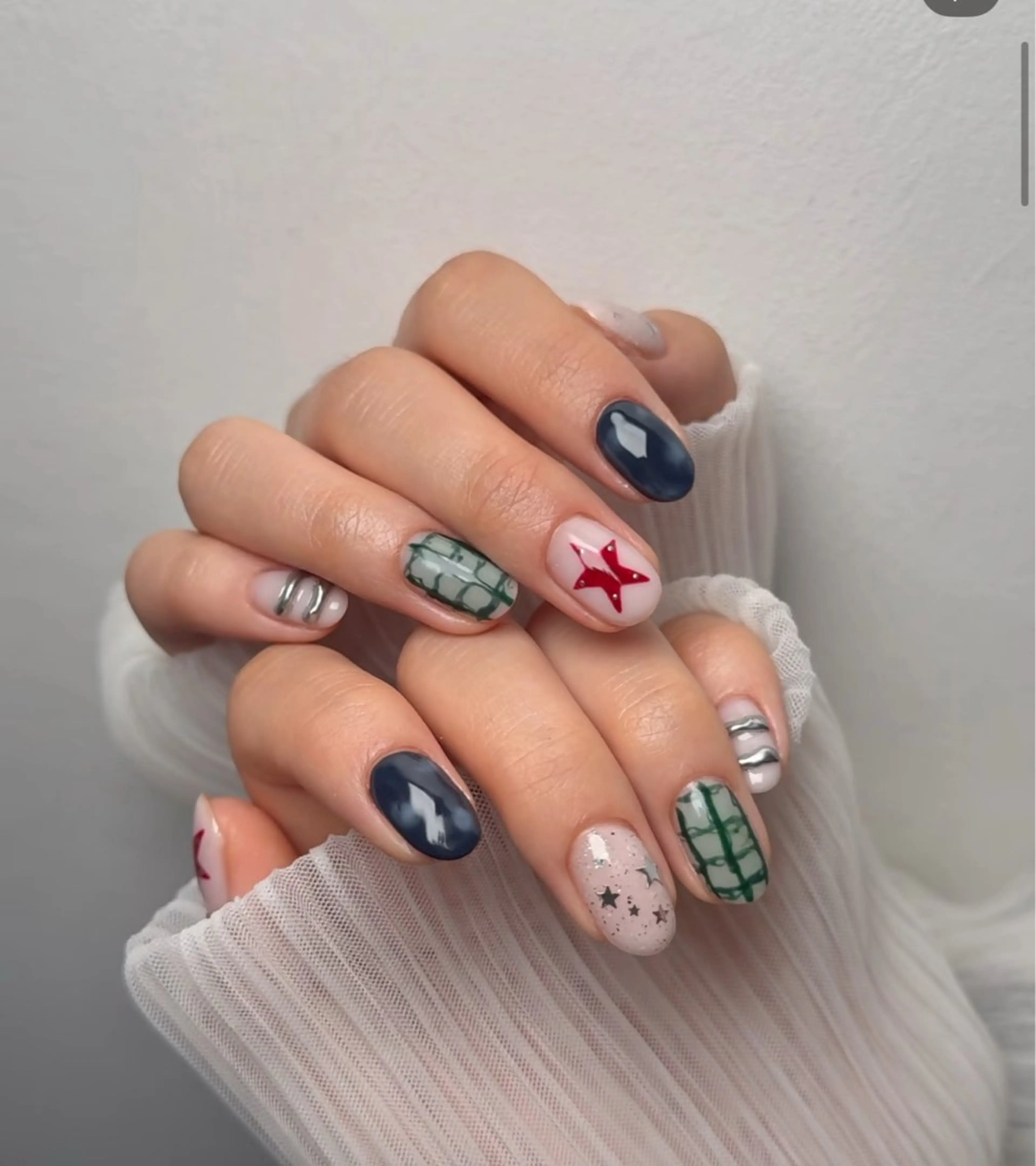 ネイル ハンドネイル XIINH NAIL SALONのネイルデザイン