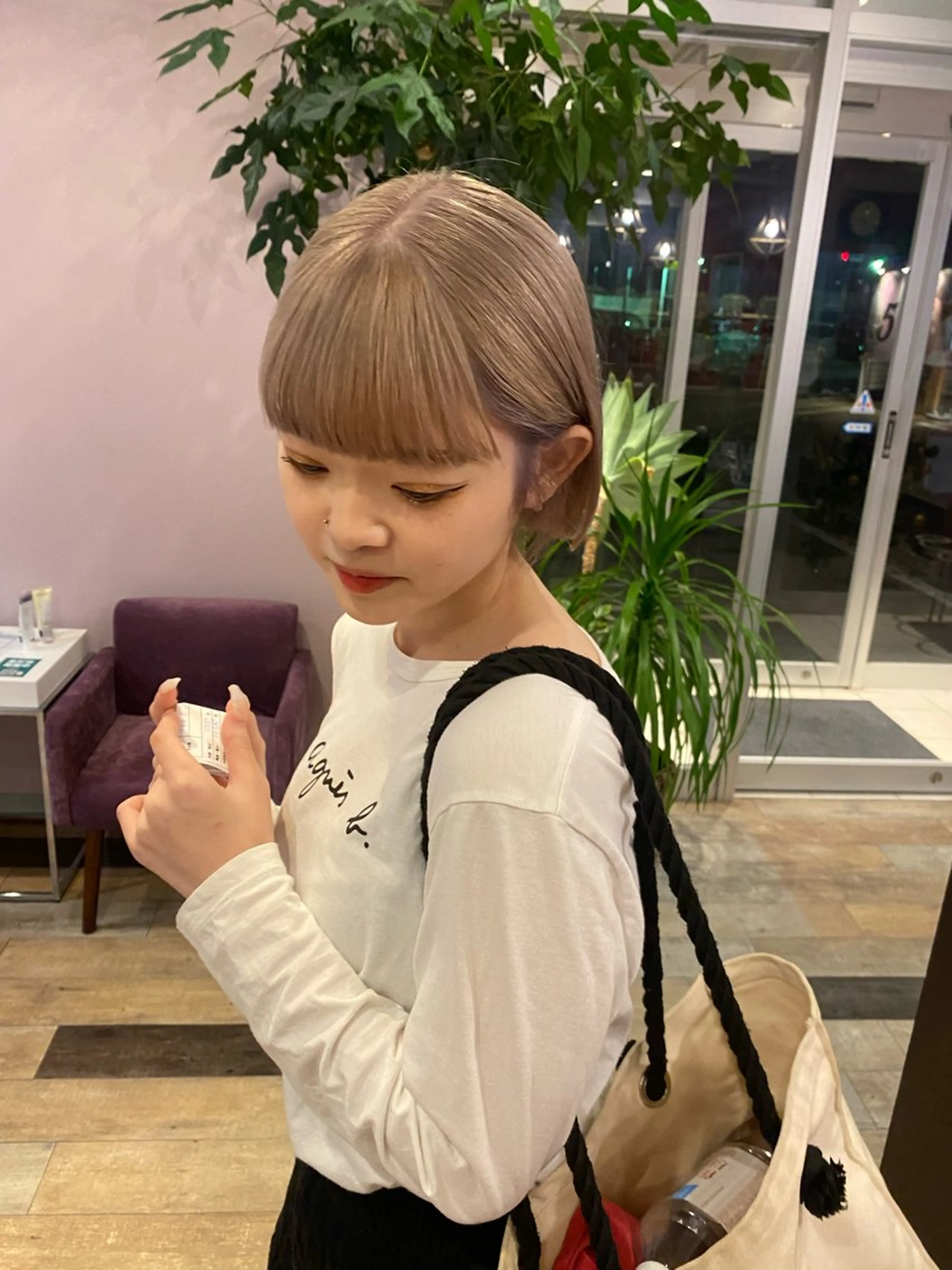 ショート カラー 切りっぱなしボブ ブリーチ ブロンド ケアブリーチ ハイトーンカラー 成人式カラー/ダブル カラー🧸こころのヘアスタイル