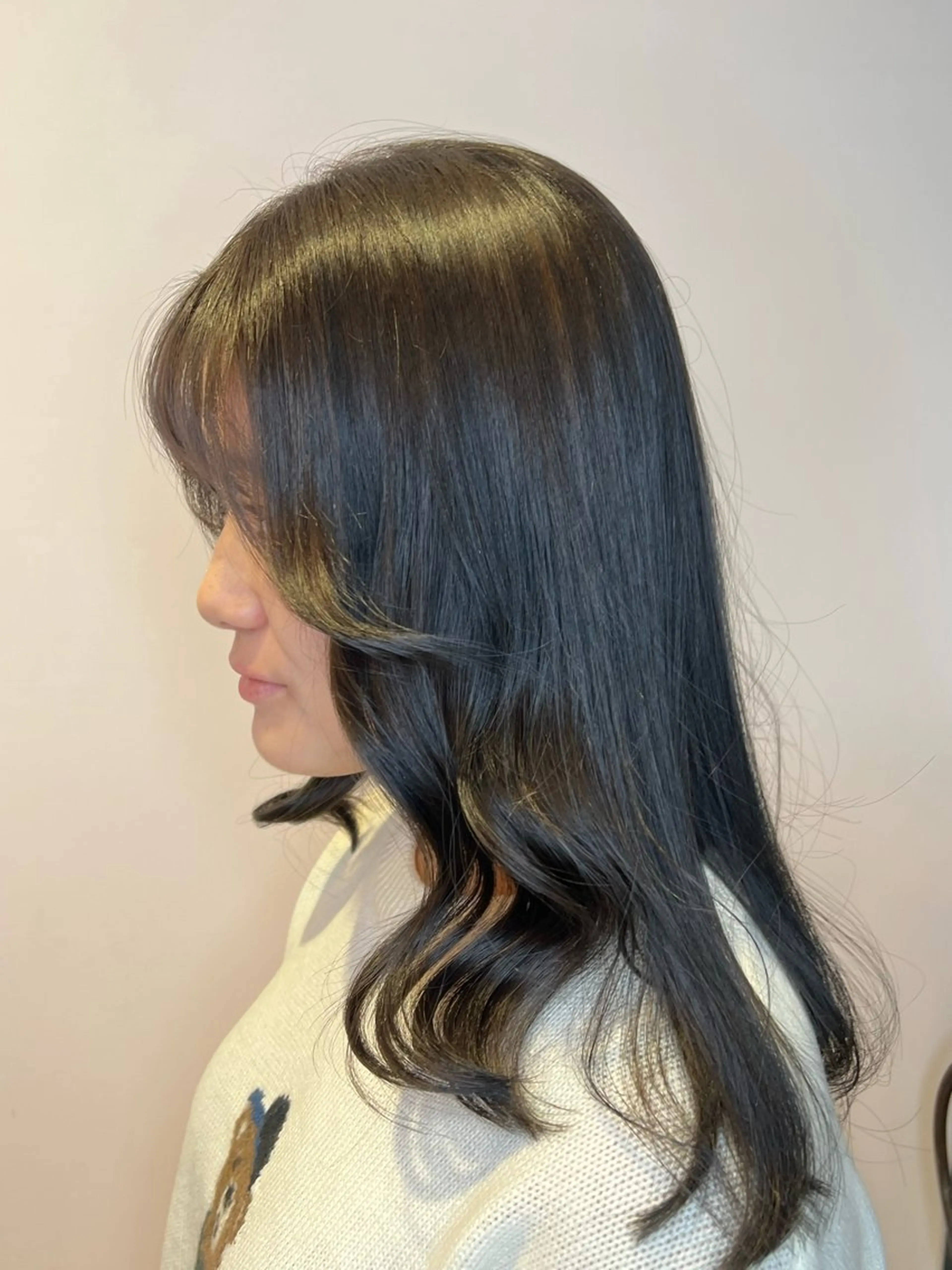 セミロング カラー グラースアンジュ浦和ワシントンホテル店所属・新井 愛佳のヘアスタイル