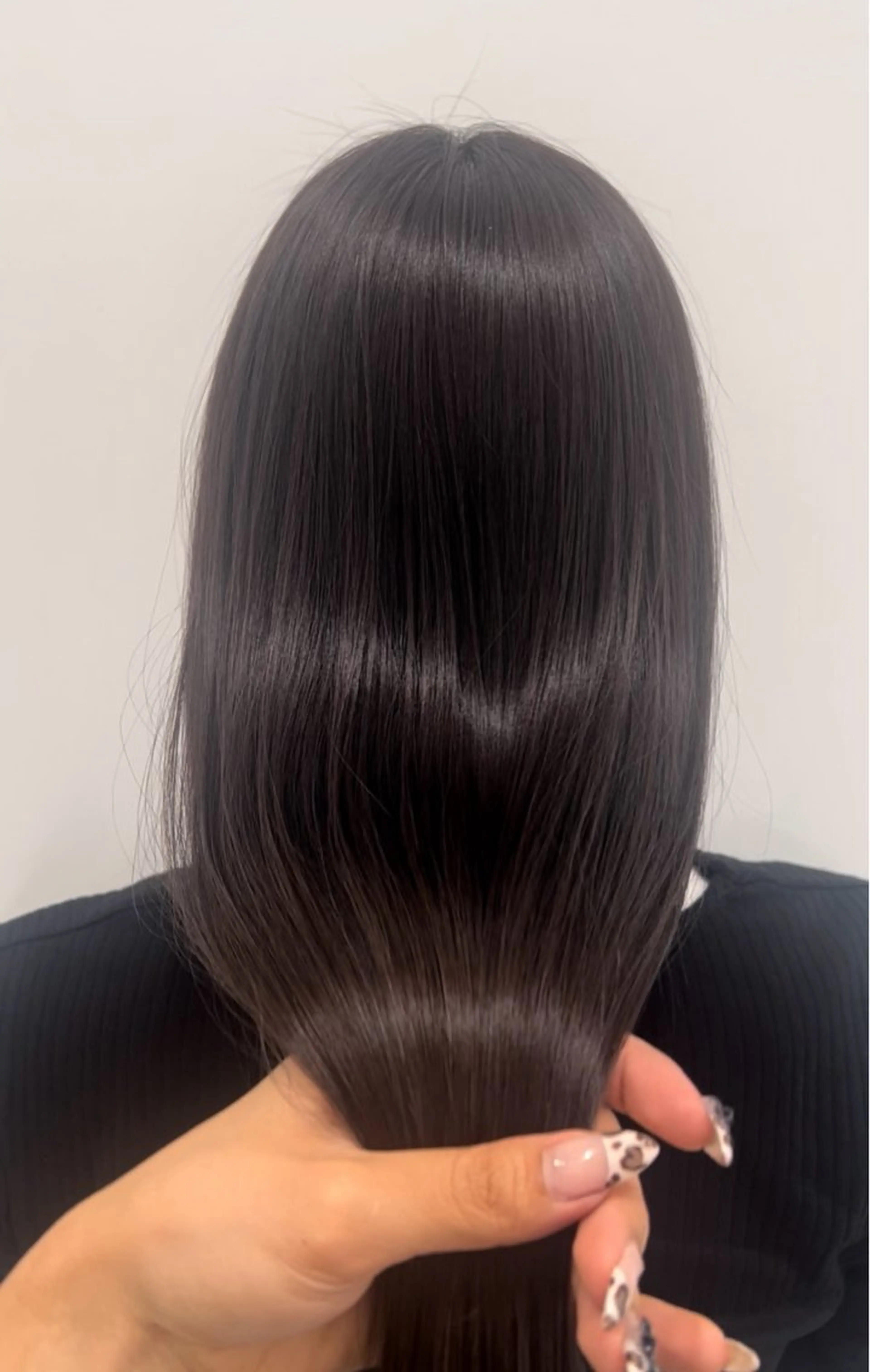 ロング ハイライト KENJE湘南台 田澤明菜のヘアスタイル