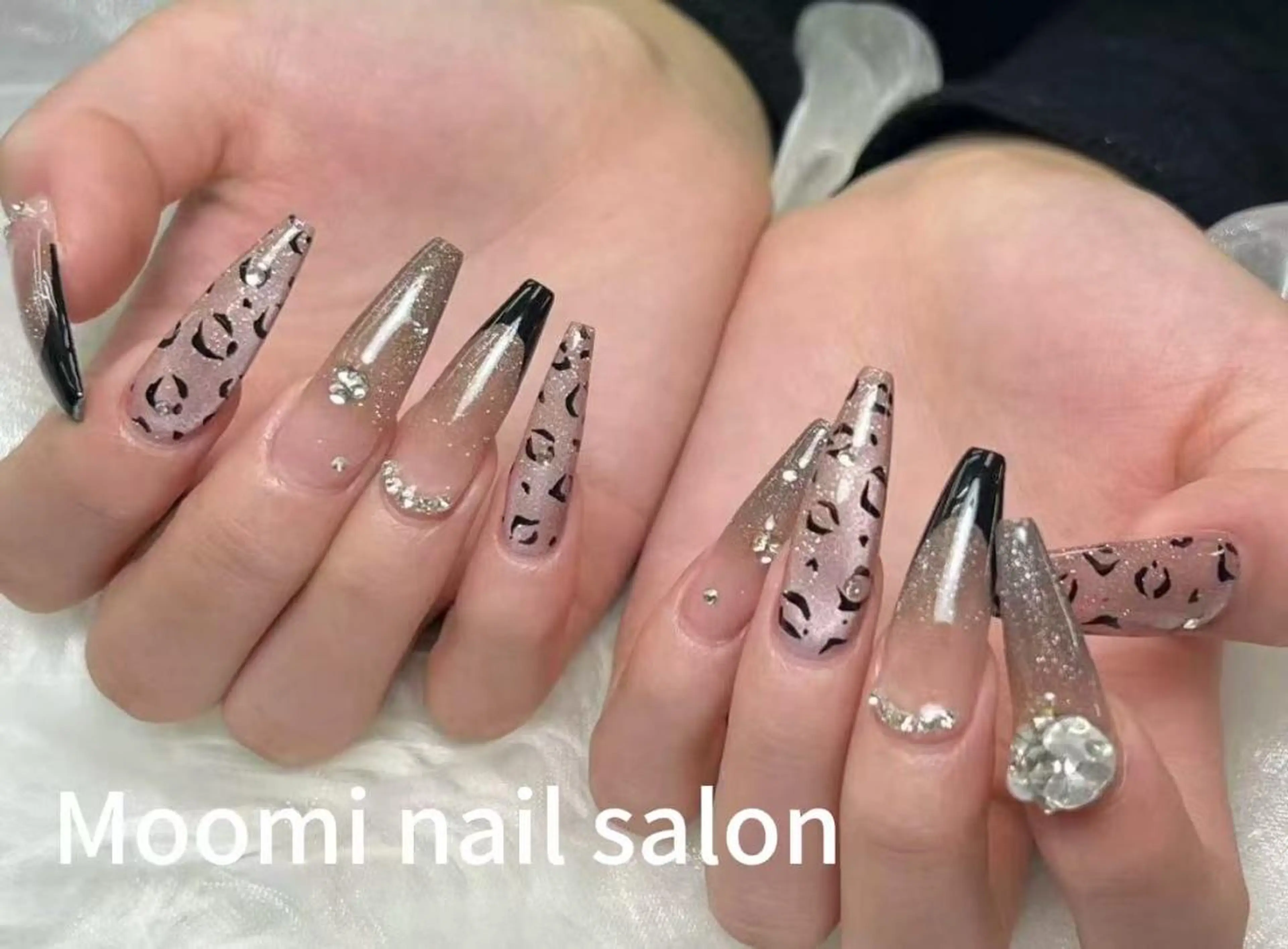セミロング 韓国風ヘア ハンドネイル Moomi nail salonのネイルデザイン