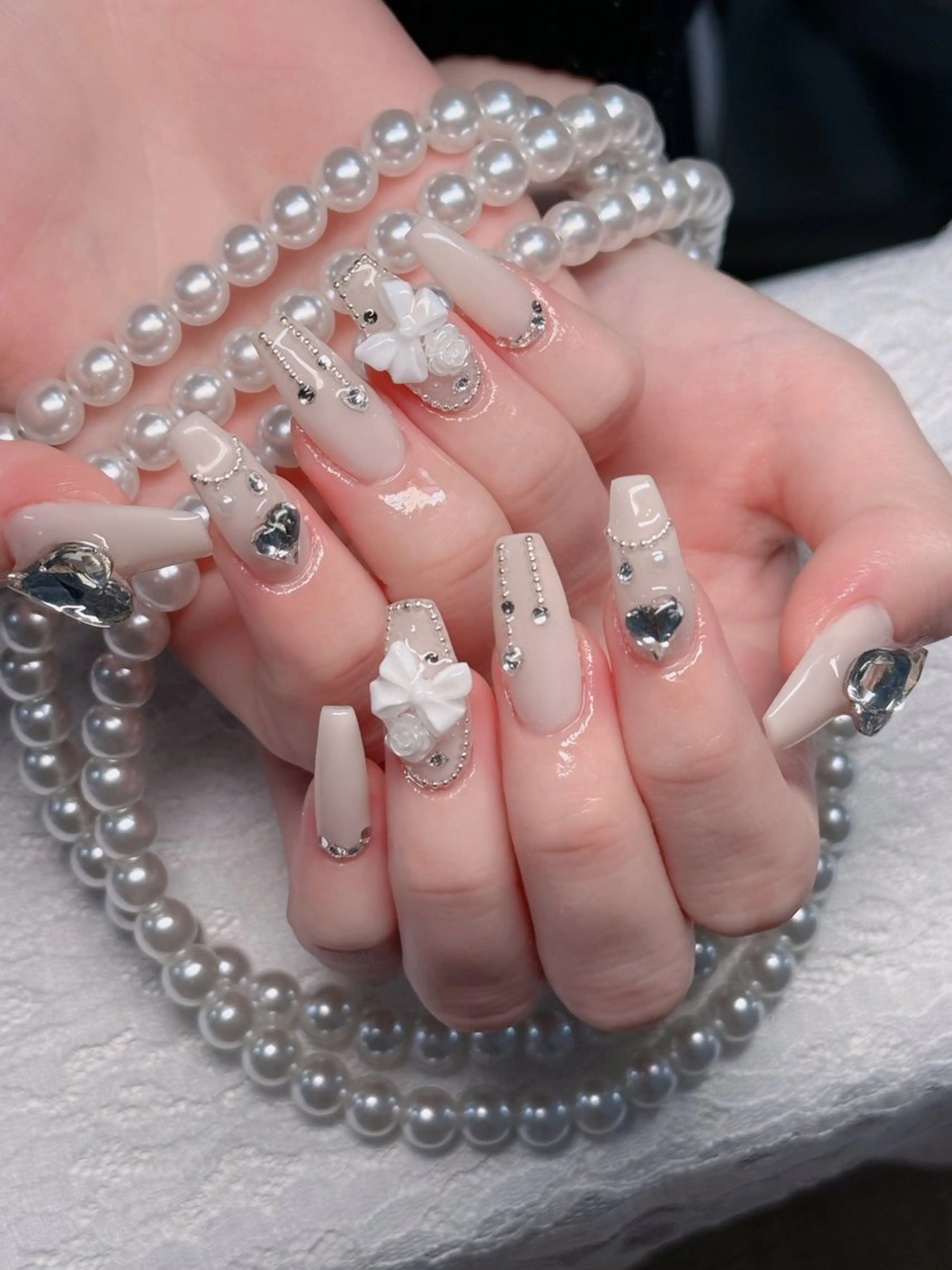 ネイル オーロラネイル フレンチネイル ジェルネイル ハロウィン キラキラネイル H.baby Nail Salonのネイルデザイン