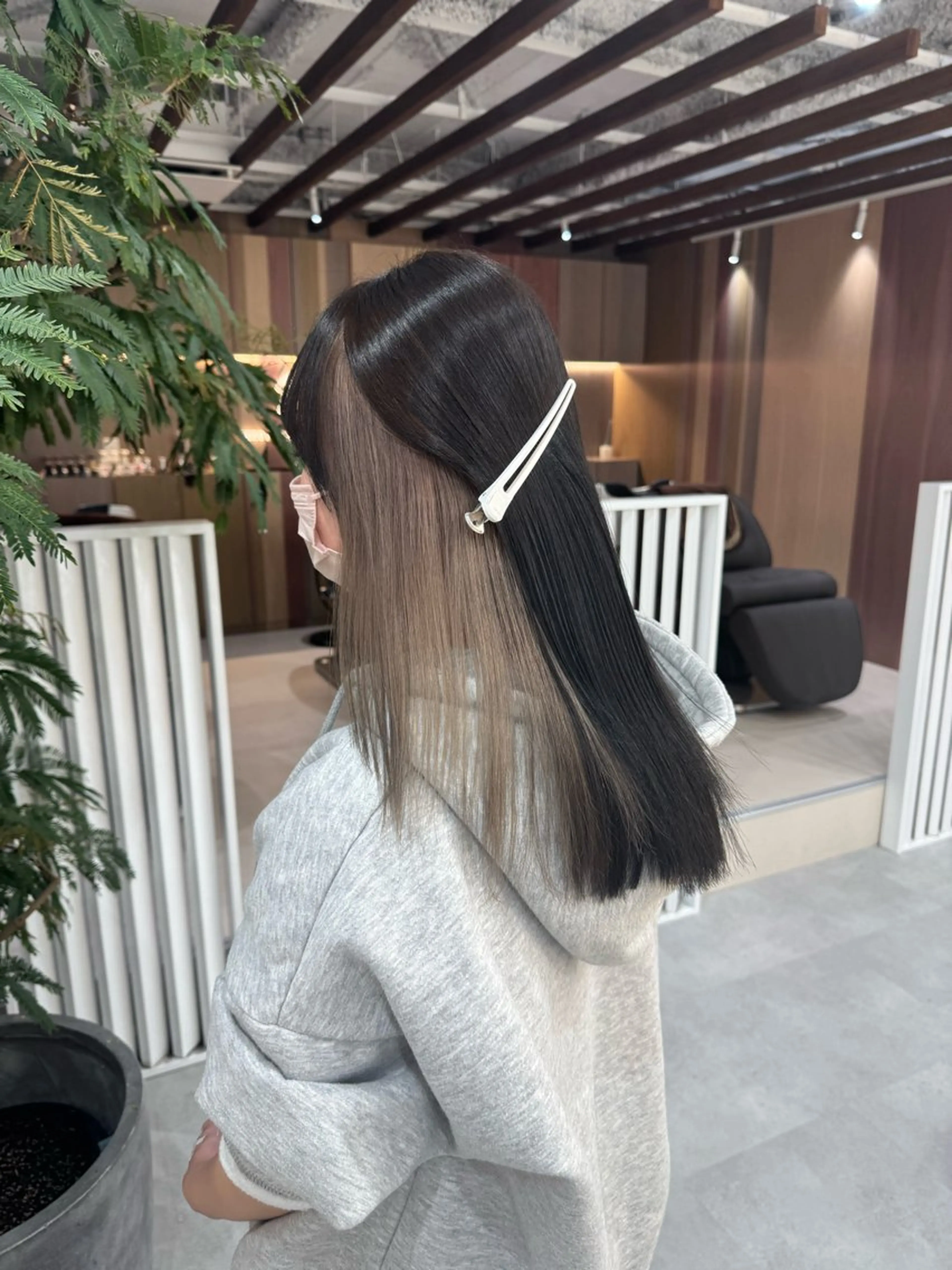 セミロング ヘアカラー R BEAUTY MAIのヘアスタイル