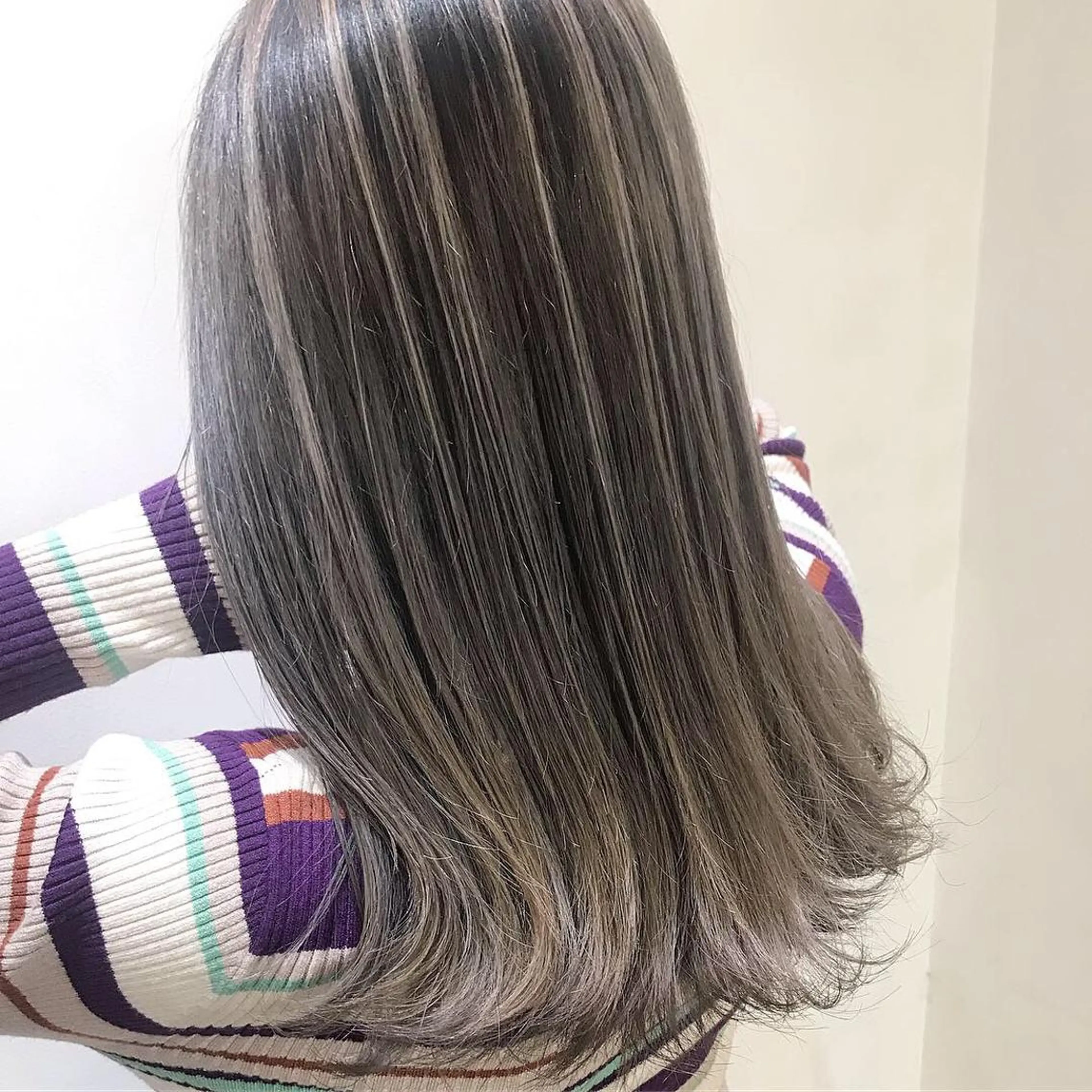 ロング カラー レイヤー/ベージュ カラー/ハシモトのヘアスタイル